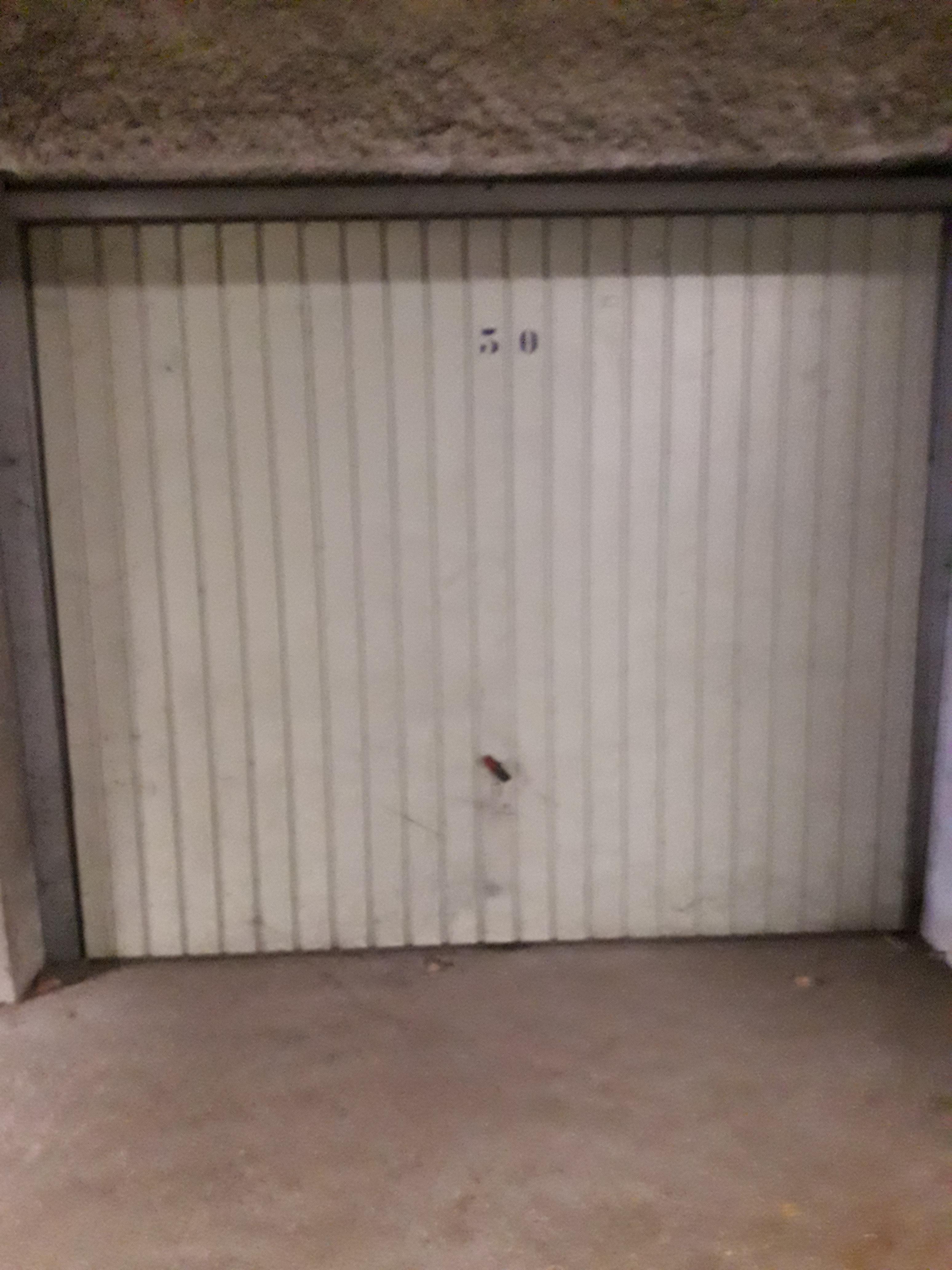 Garage à louer / St Genis Laval /
