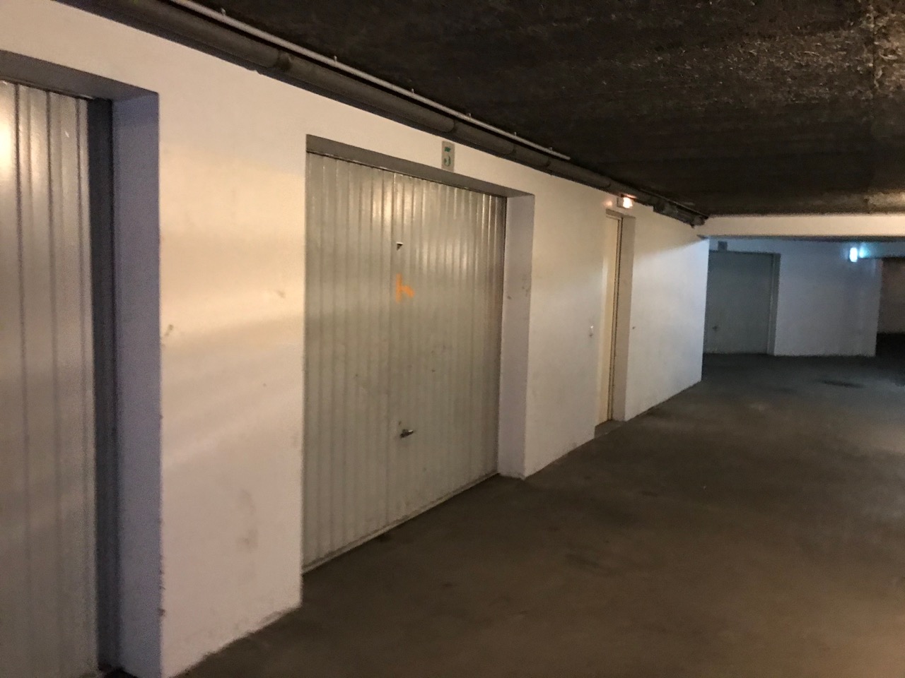 Garage fermé grande superficie