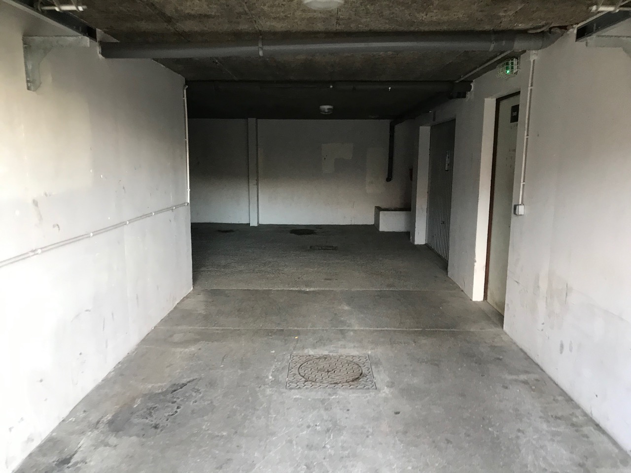 Garage fermé grande superficie