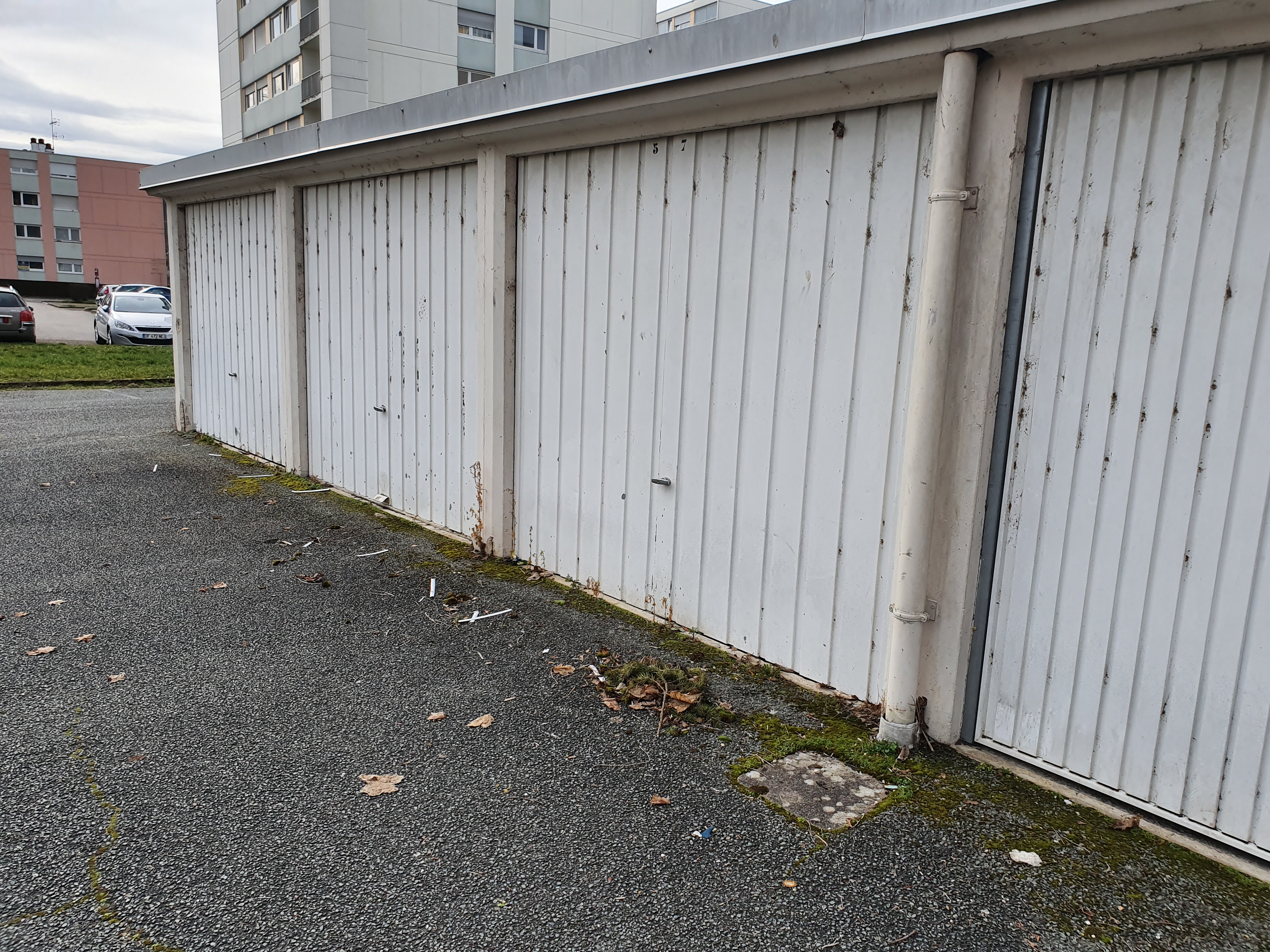 Box 13m² à louer RDC