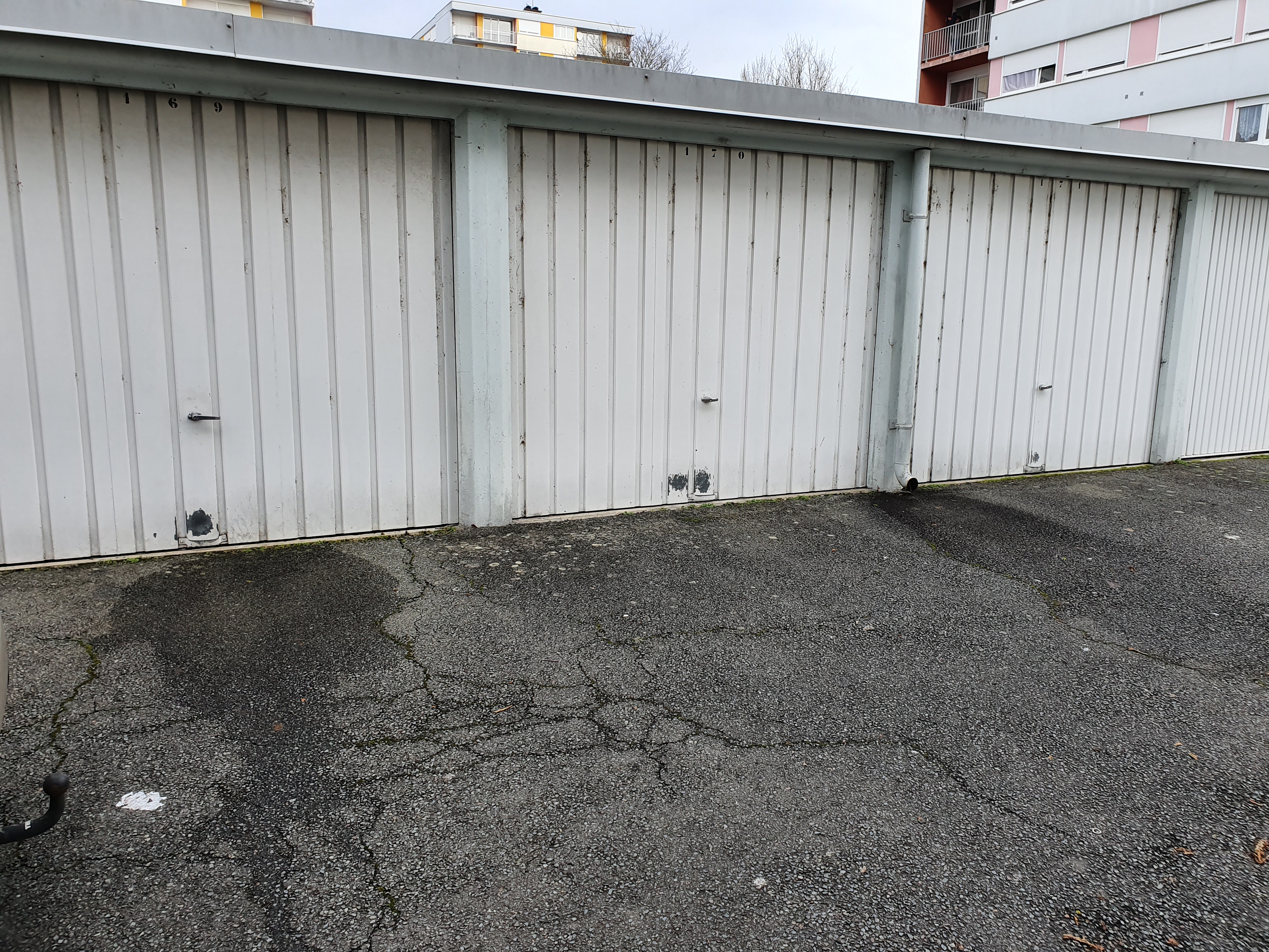 Box 13m² à louer RDC