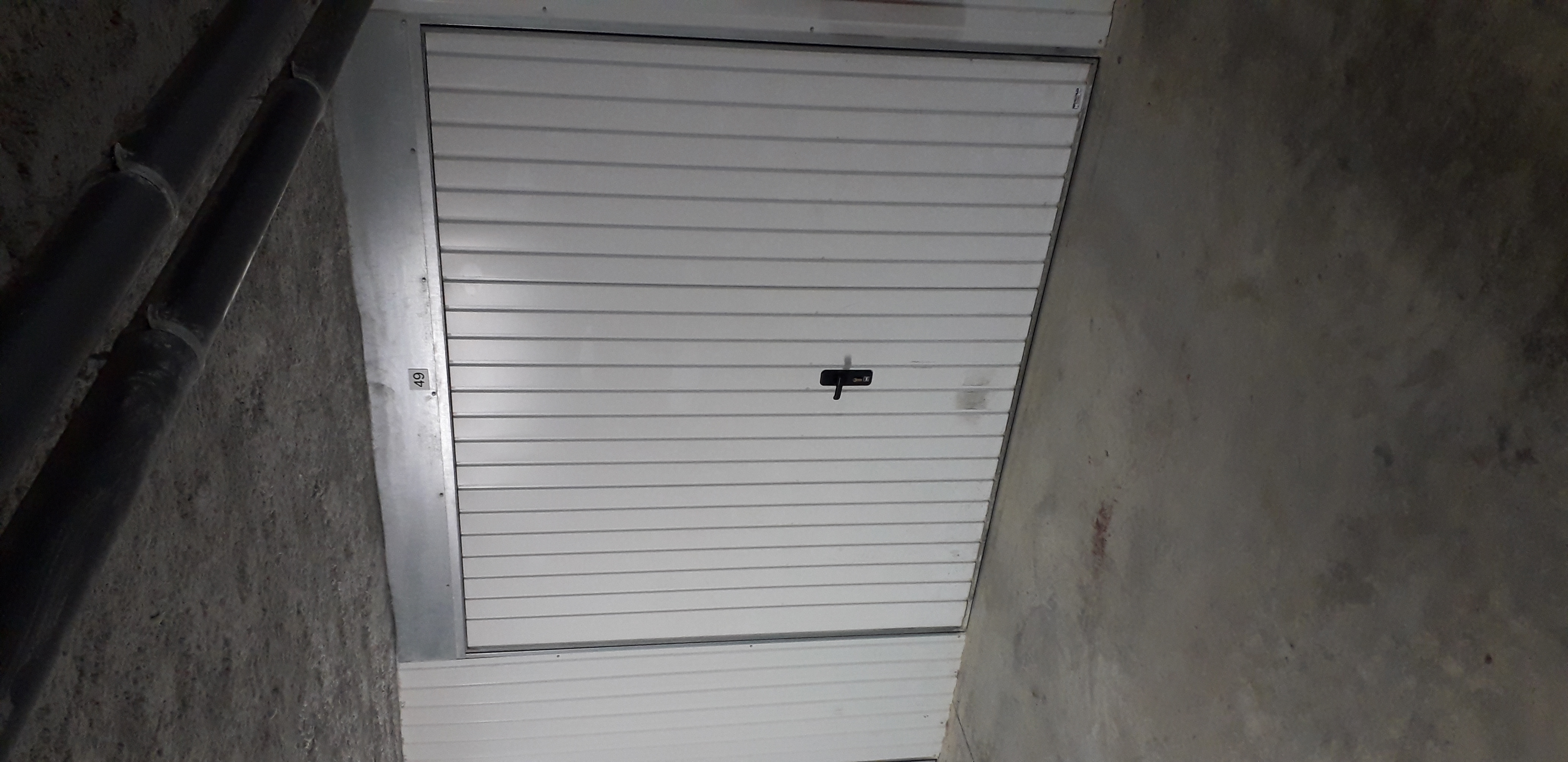 Box fermé 15m² à louer