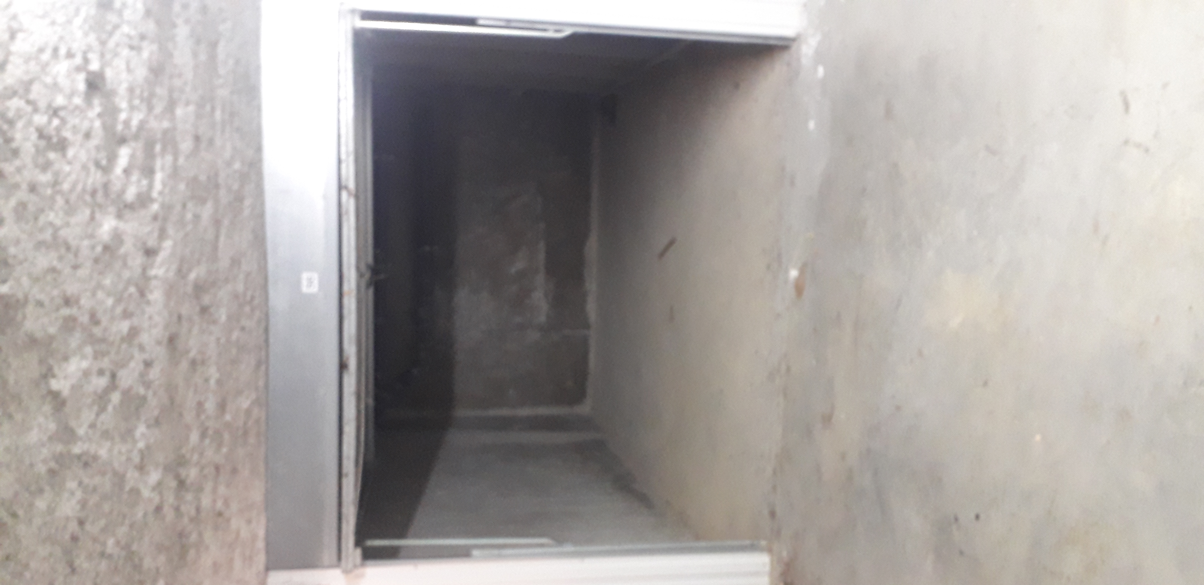 Box fermé 15m² à louer