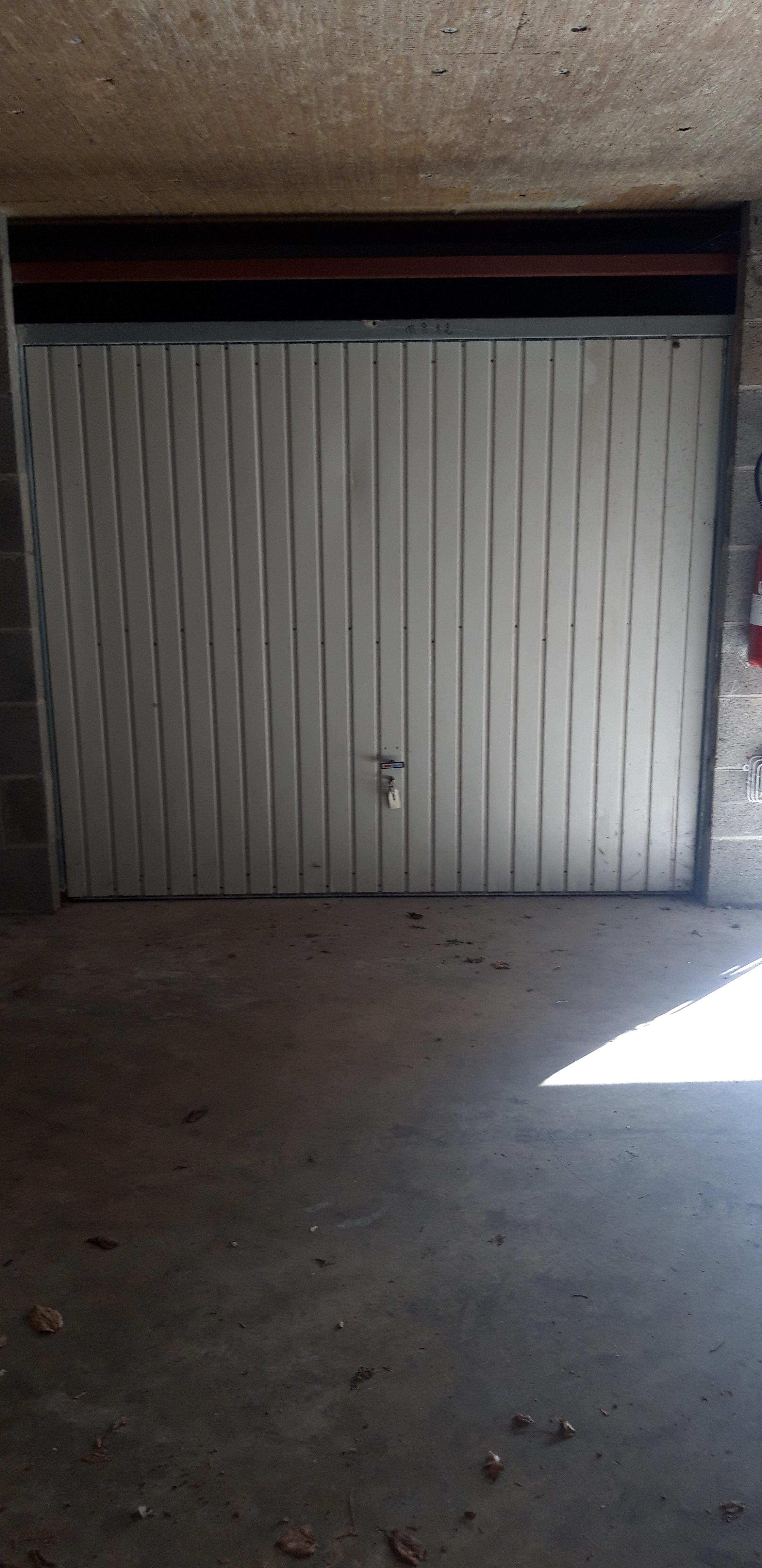 Garage sécurisé à louer