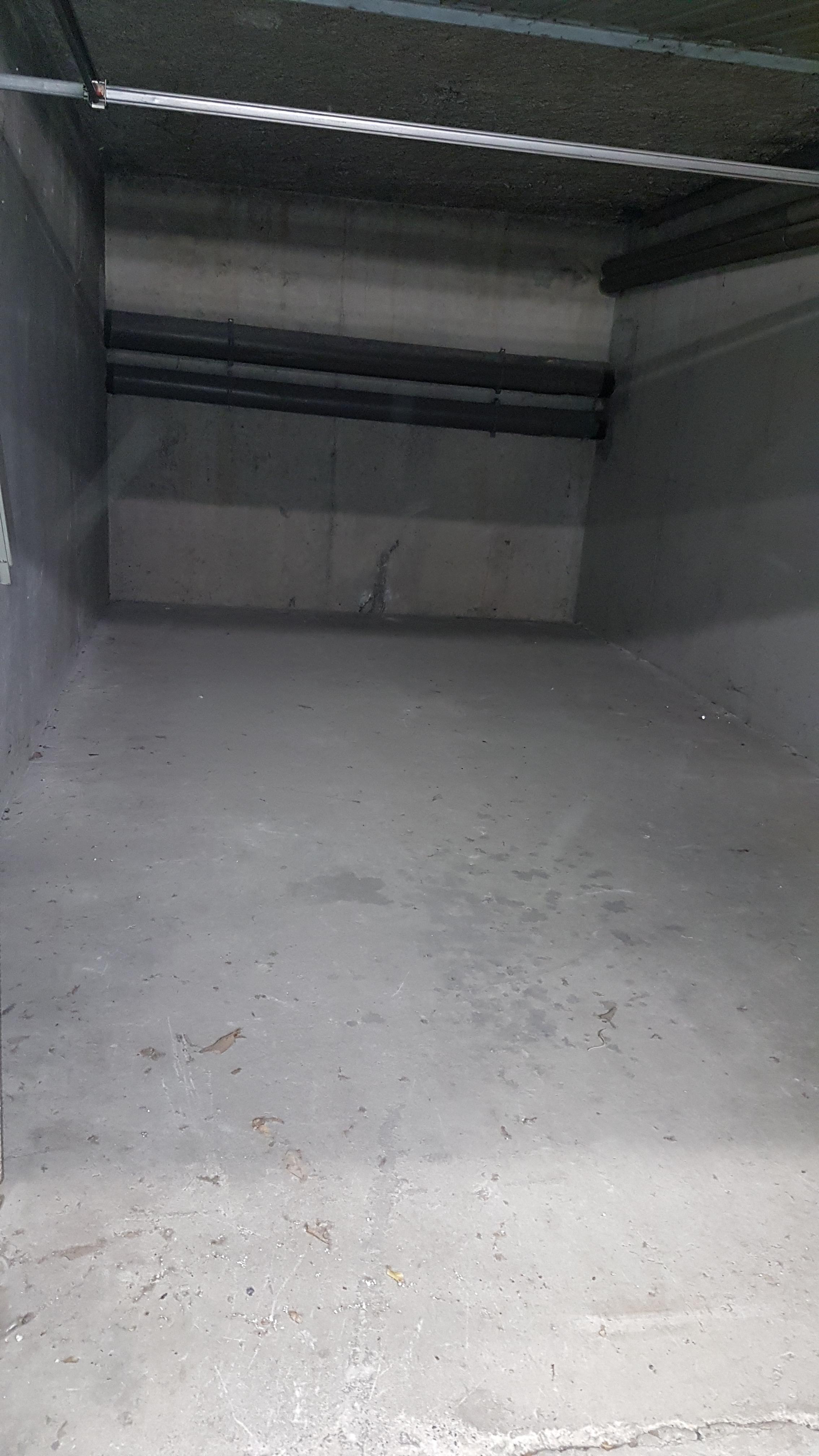 Grand box sécurisé / Parking