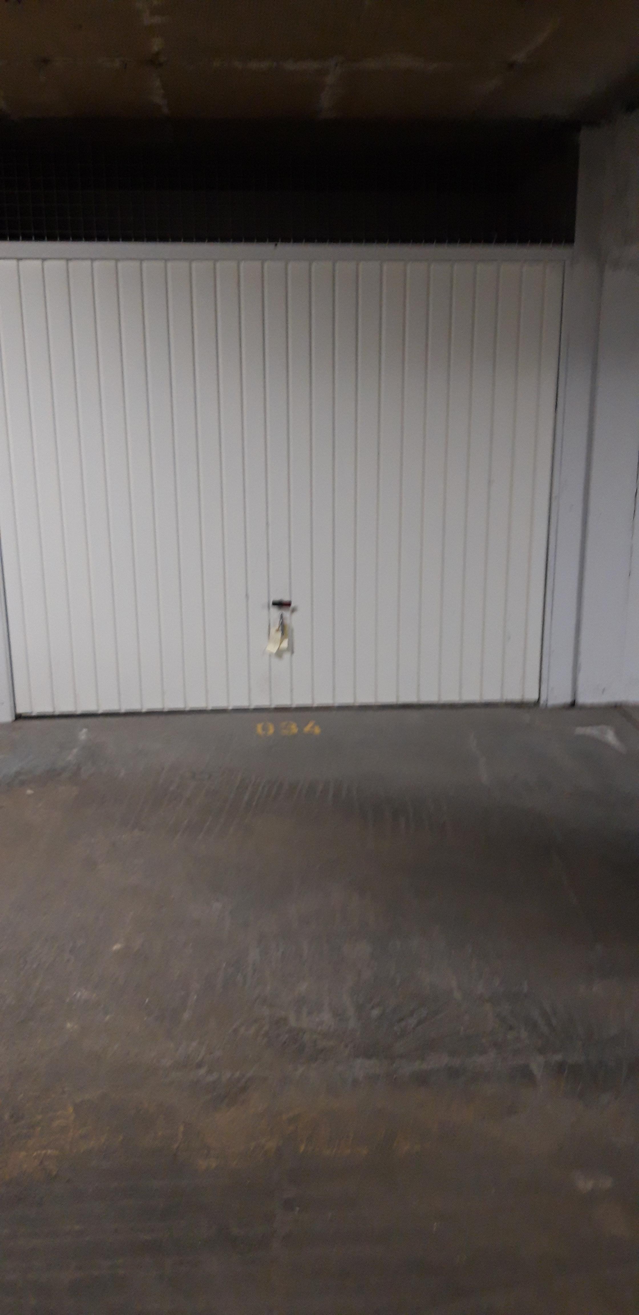 Garage sécurisé à louer