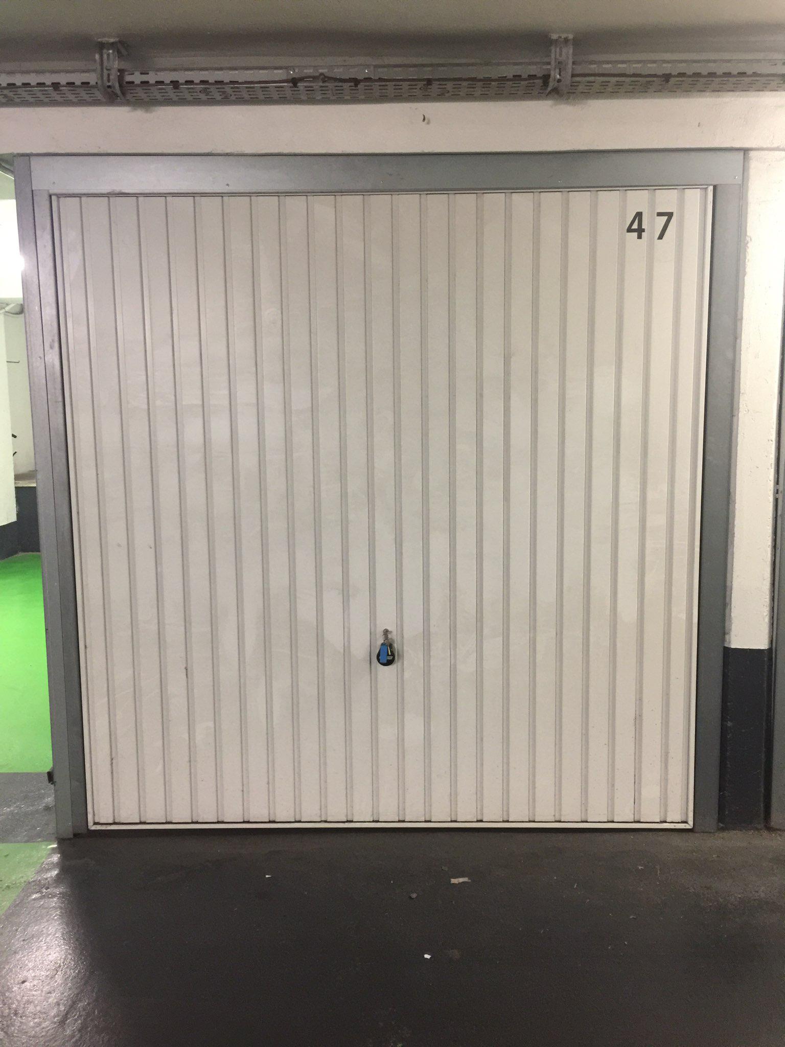 Garage/Box fermé sécurisé pour 2 roues