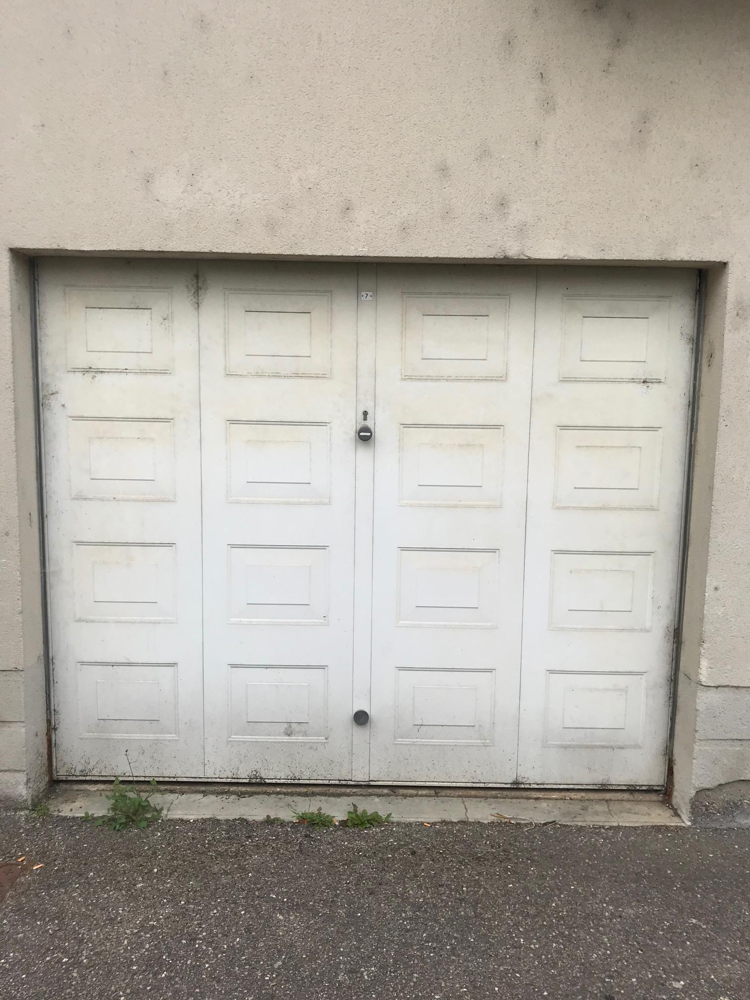 Garage fermé / Parking à louer à Marly
