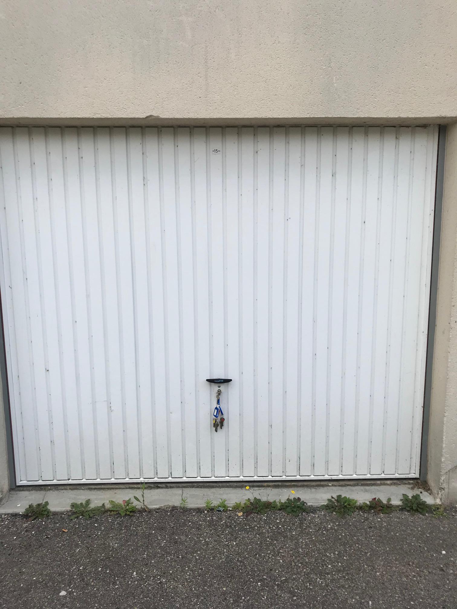 Location garage fermé pour voiture