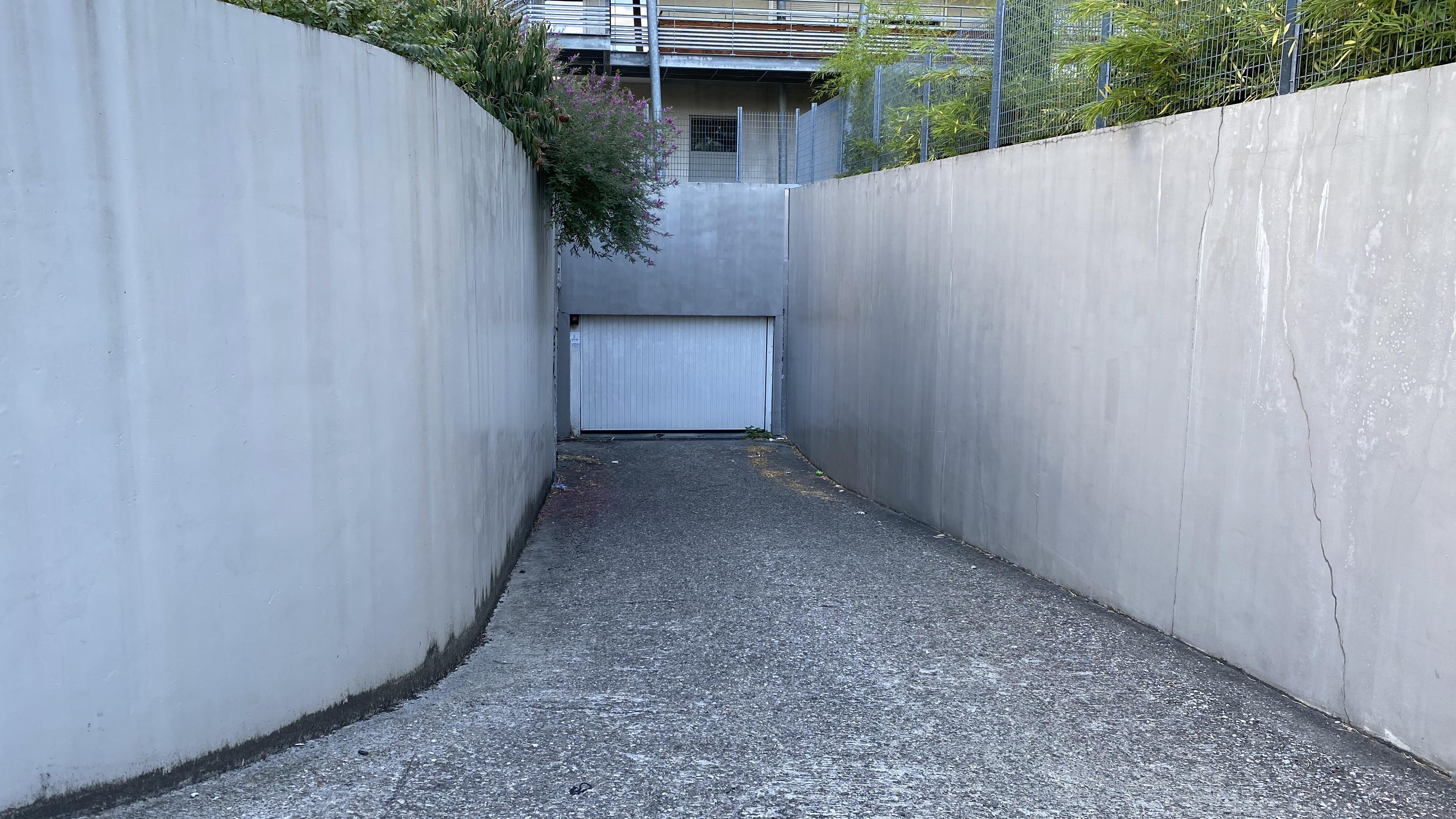 Garage privé / Proche de Grenoble / CHU
