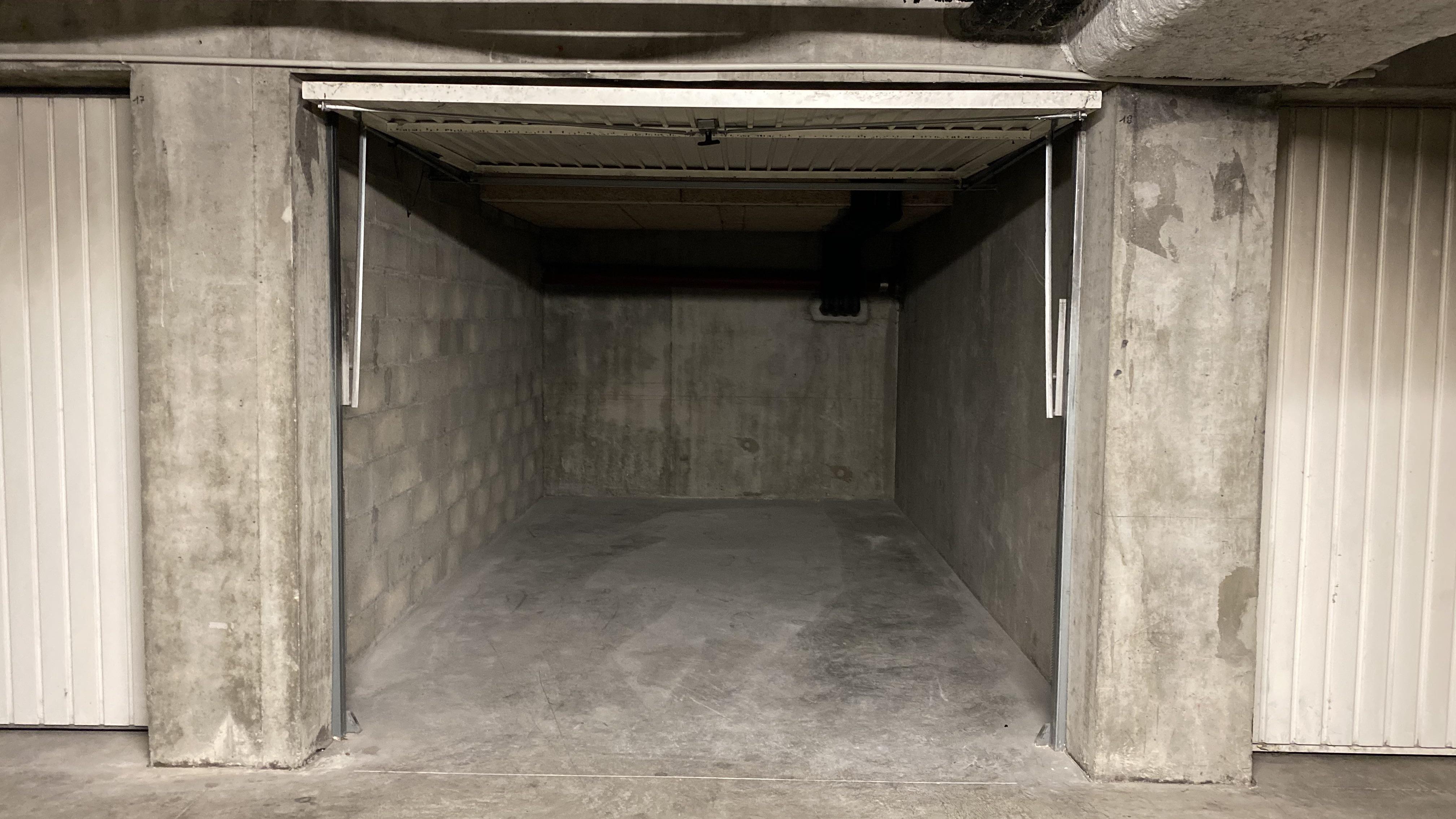 Parking privé / CHU Grenoble