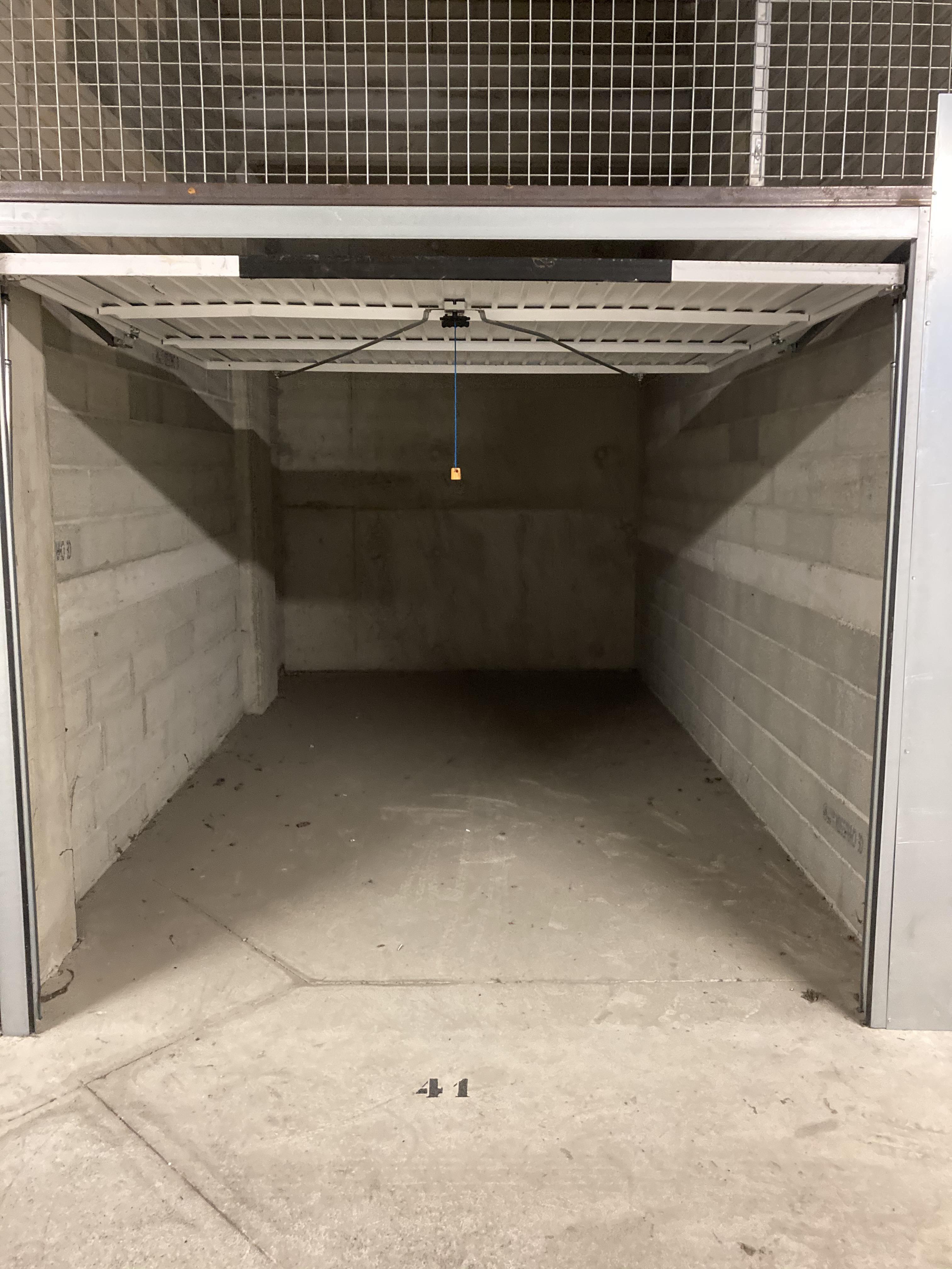 box parking / garage fermé