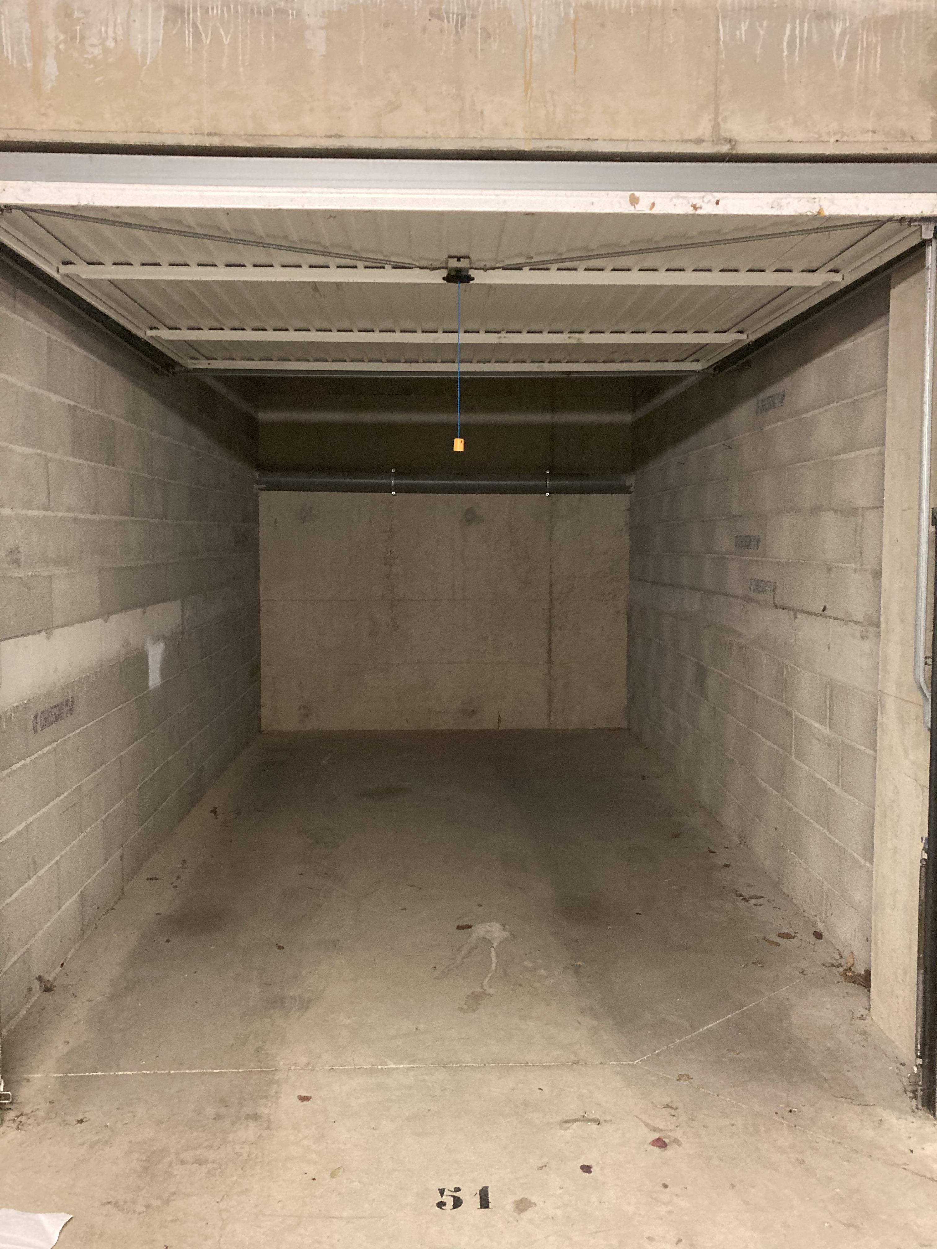 Location box fermé accès bip électronique