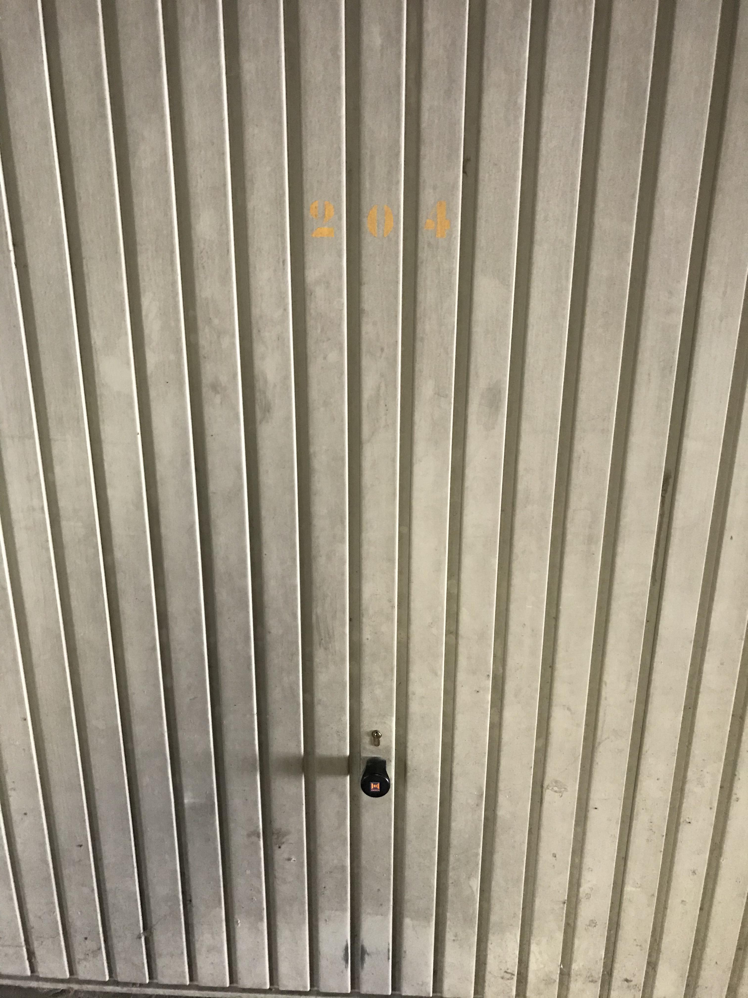 Garage à la location en sous-sol / Parking