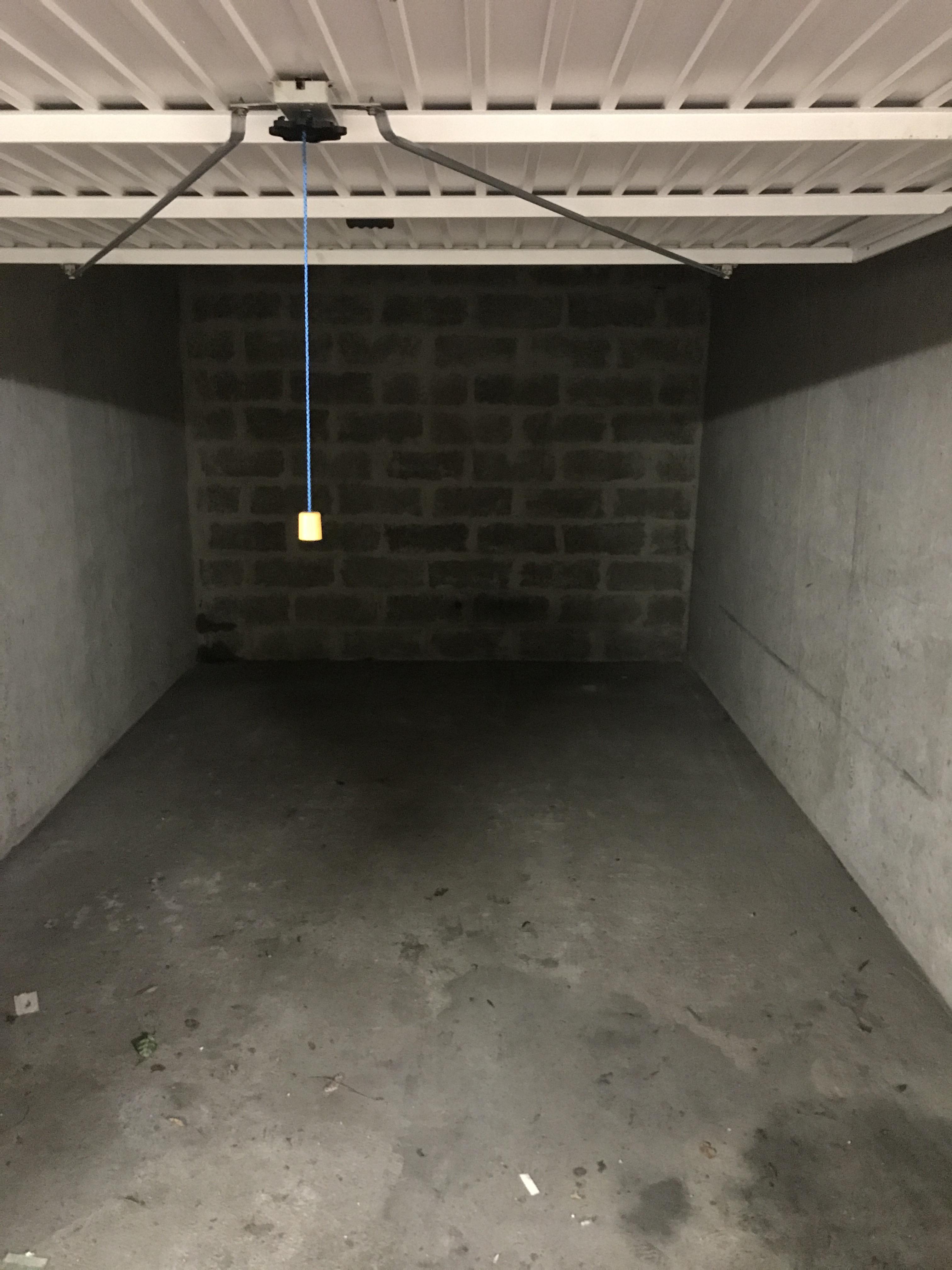 Garage fermé à louer à Pessac