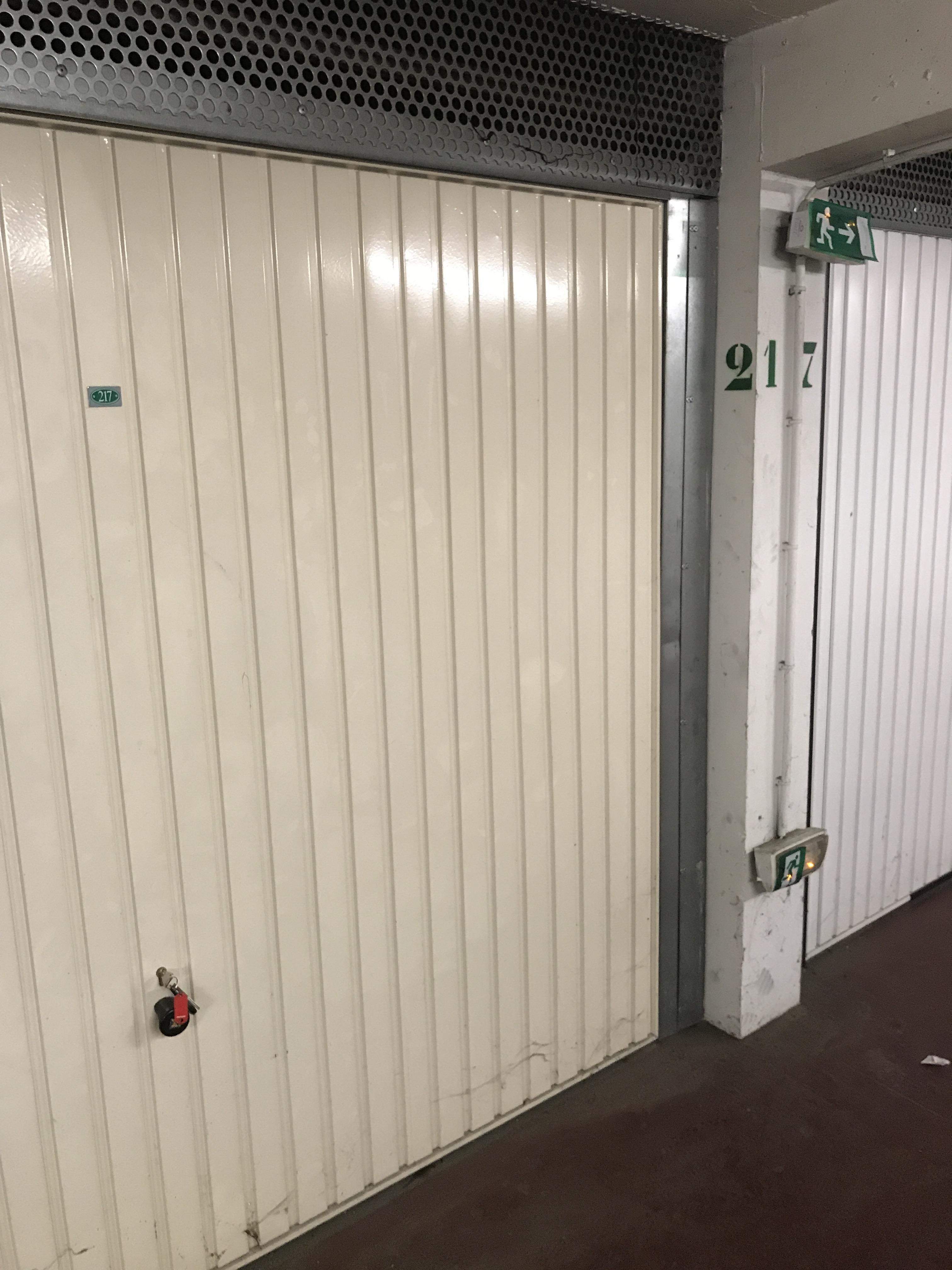 Garage fermé / parking à Pessac