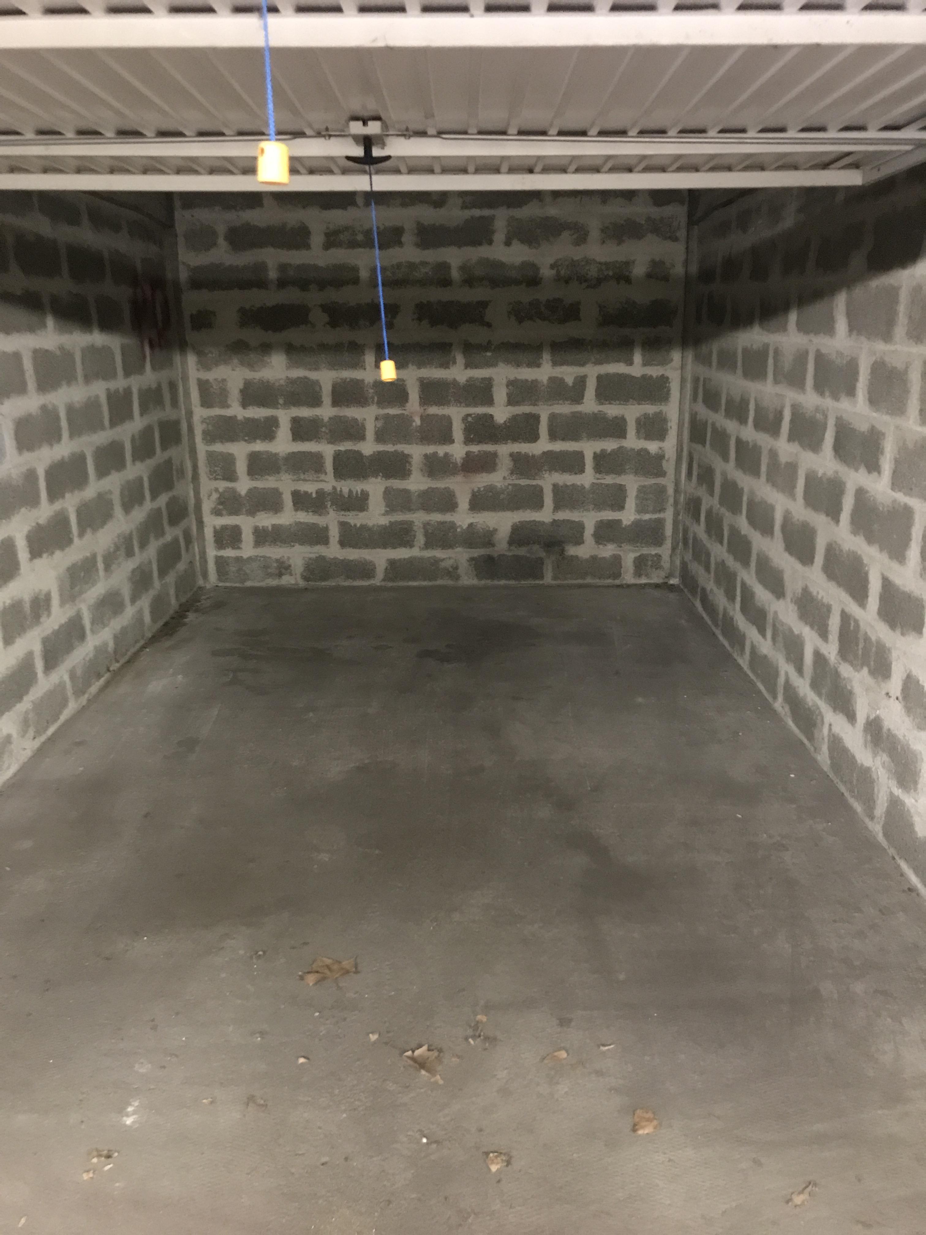 Garage fermé / parking à Pessac