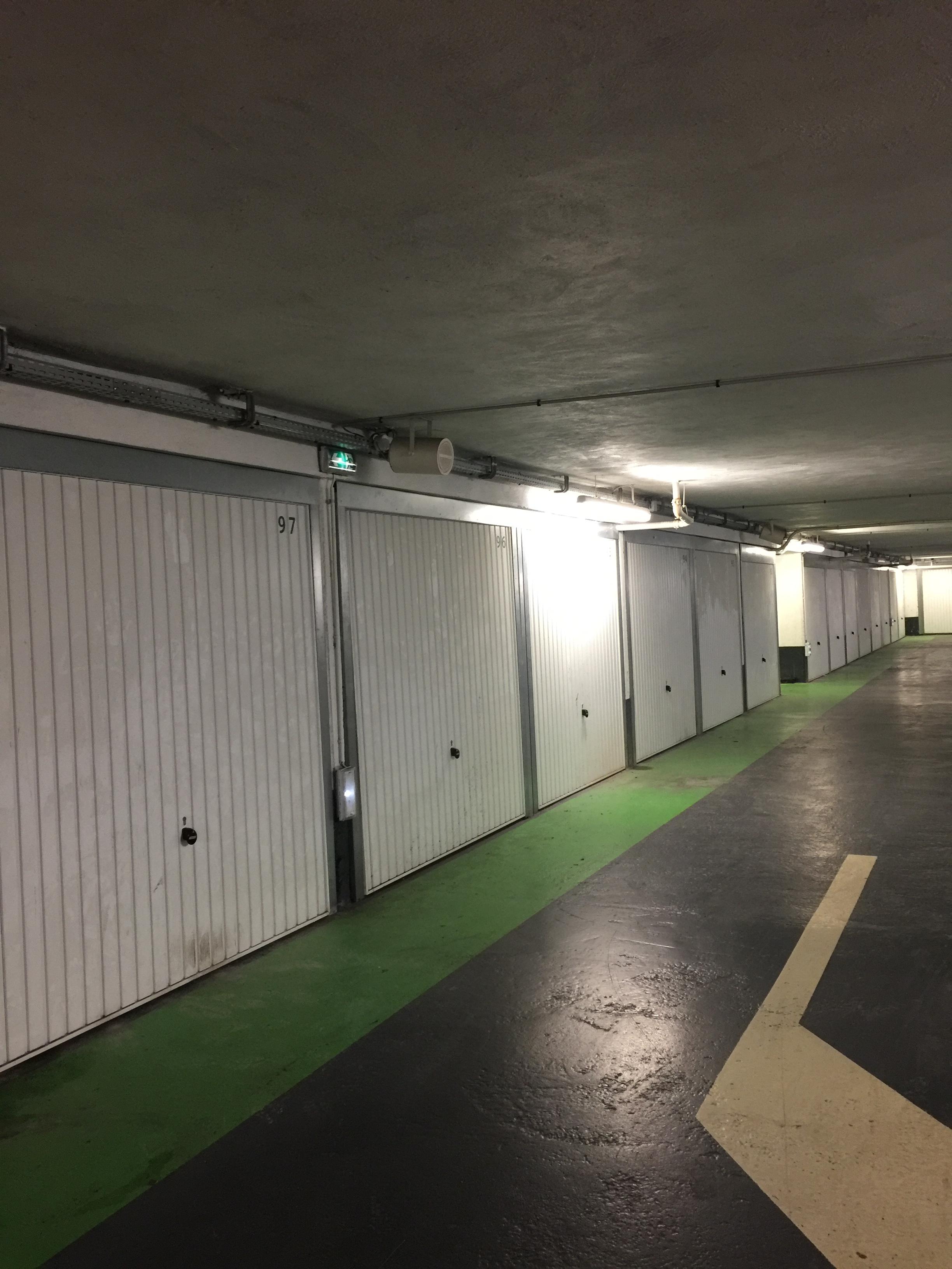 Garage/Box fermé sécurisé pour 2 roues
