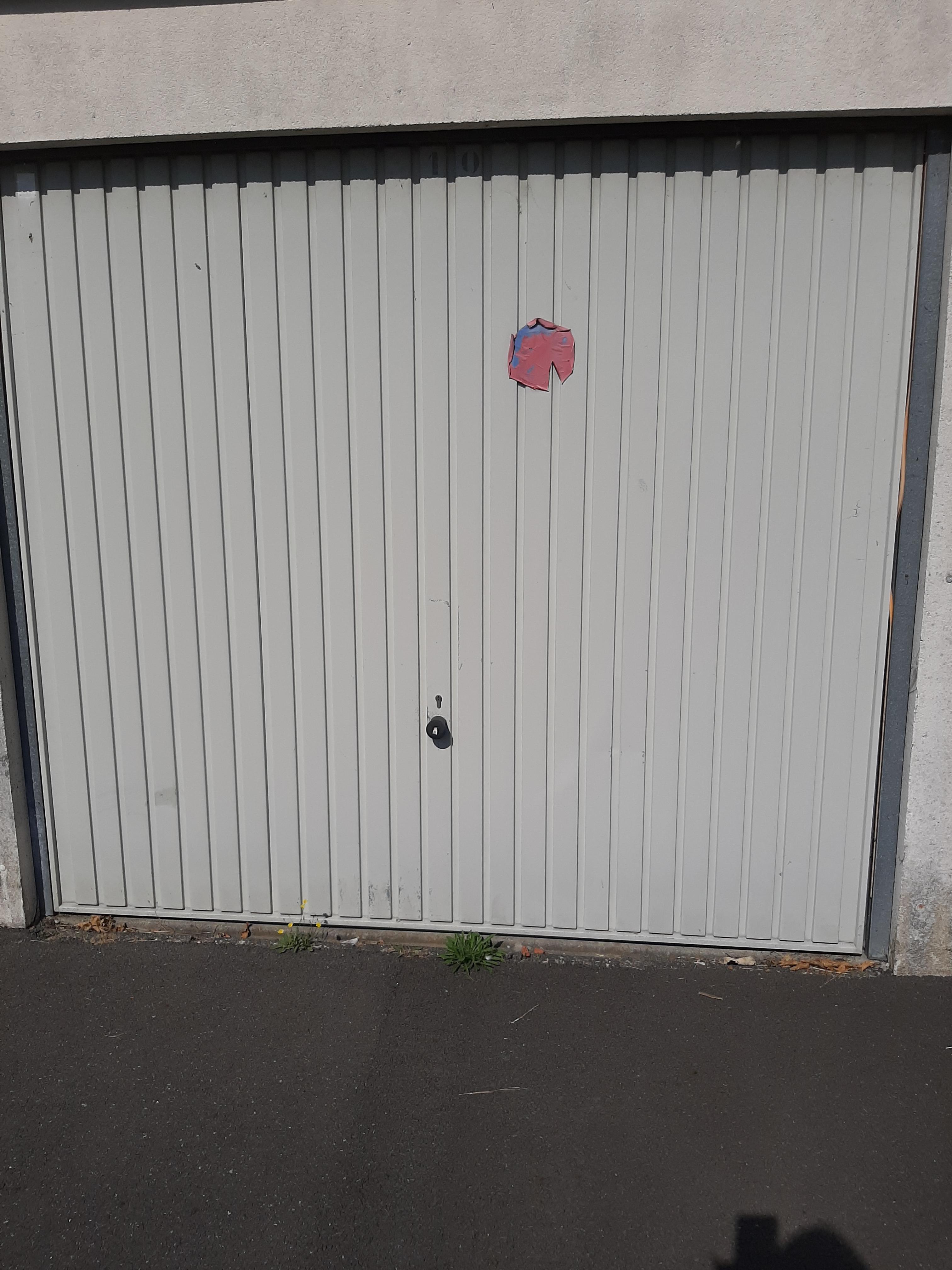 Parking - Box fermé à la location