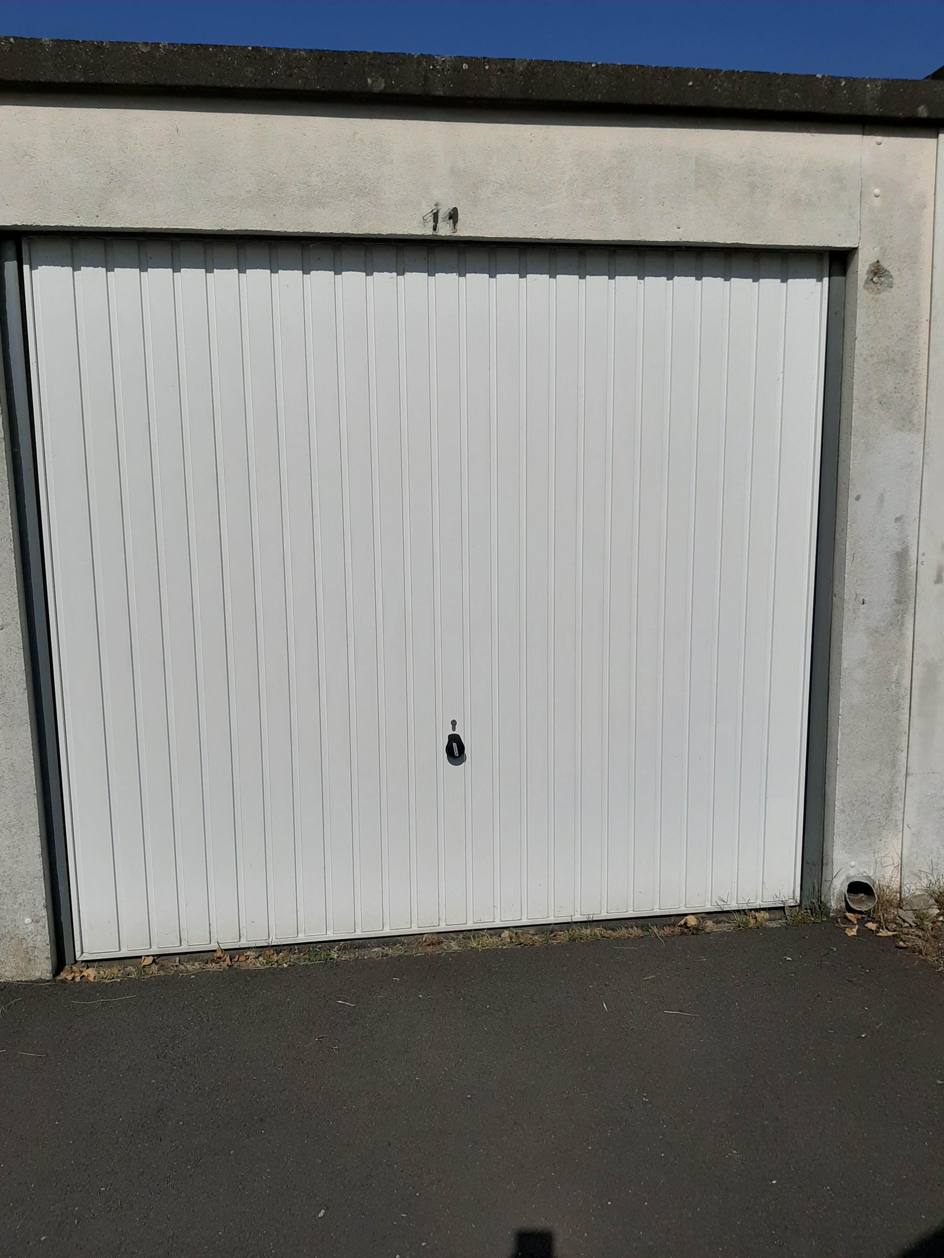 Parking - Box fermé à la location