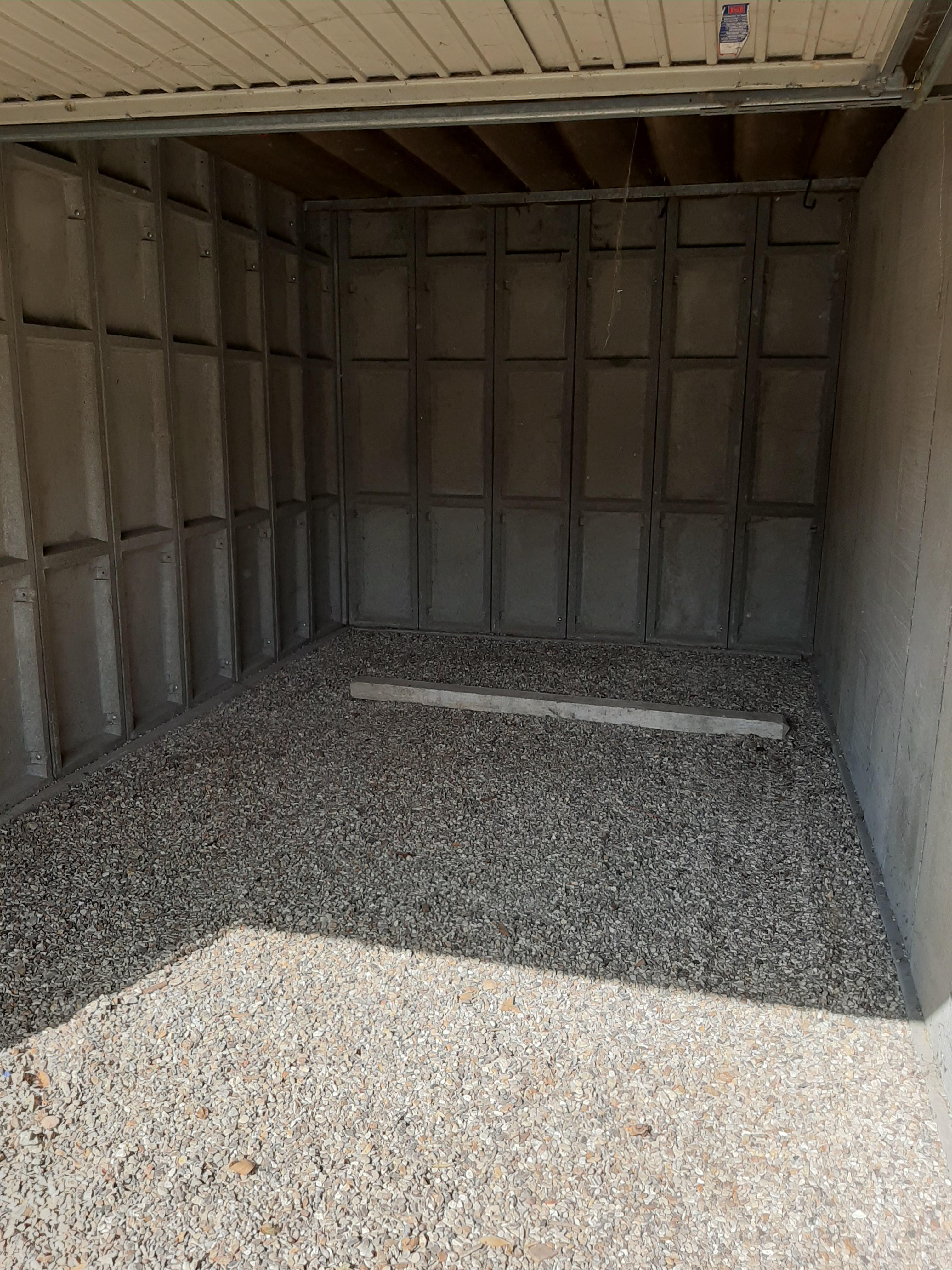 Garage à louer : stockage ou parking