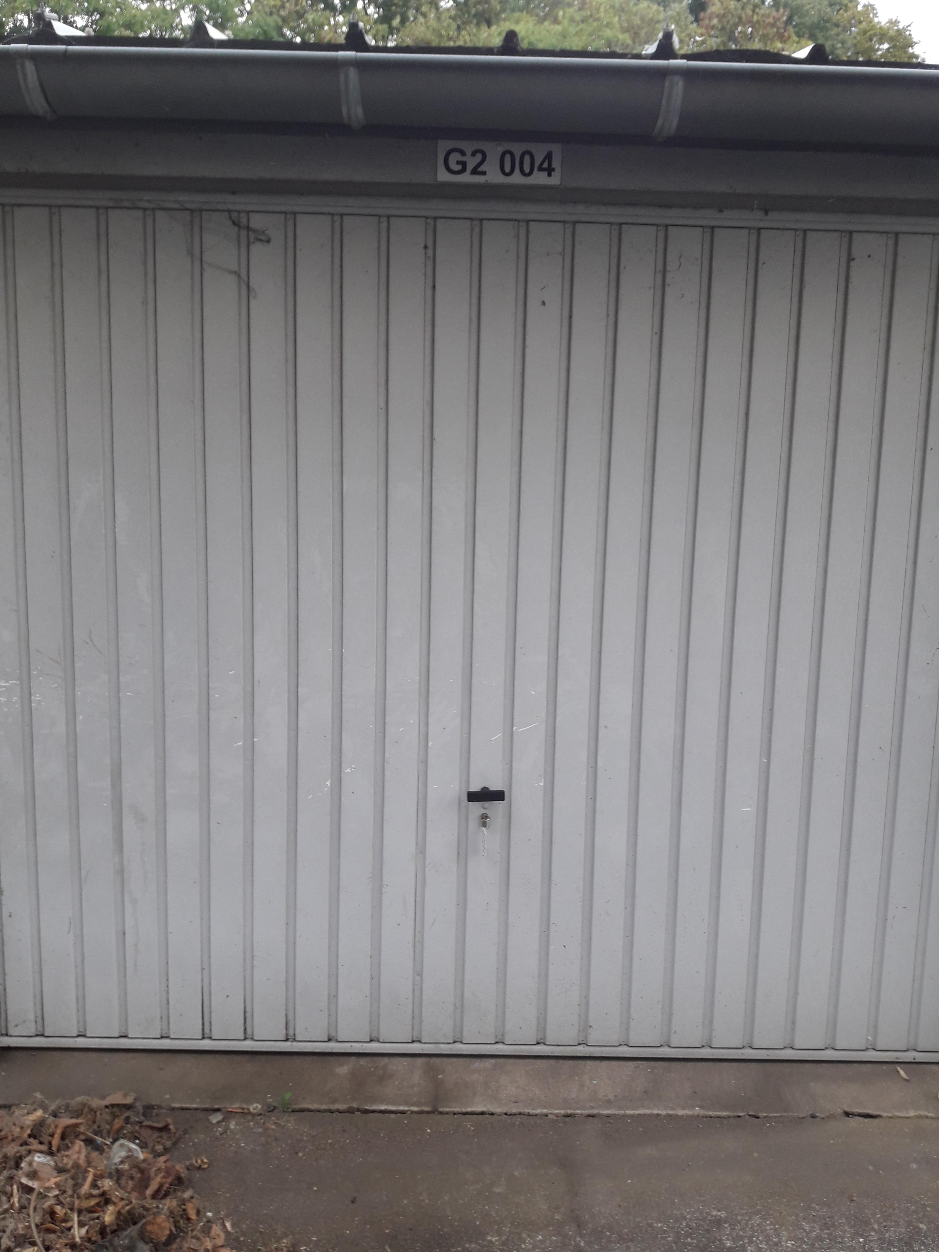 Box en rez-de-chaussée / Lyon 9