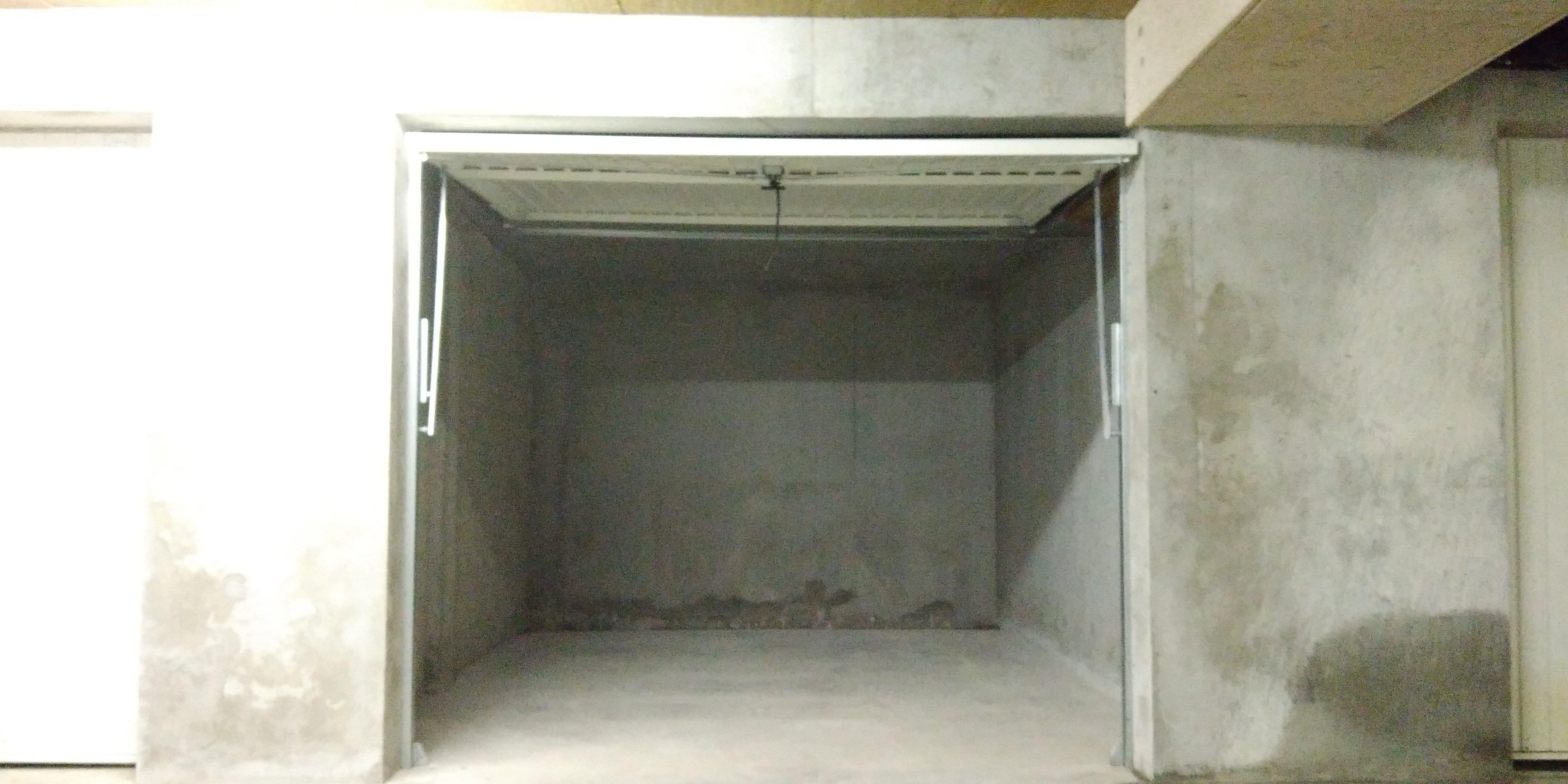 Parking fermé / Bourg-en-Bresse / Est