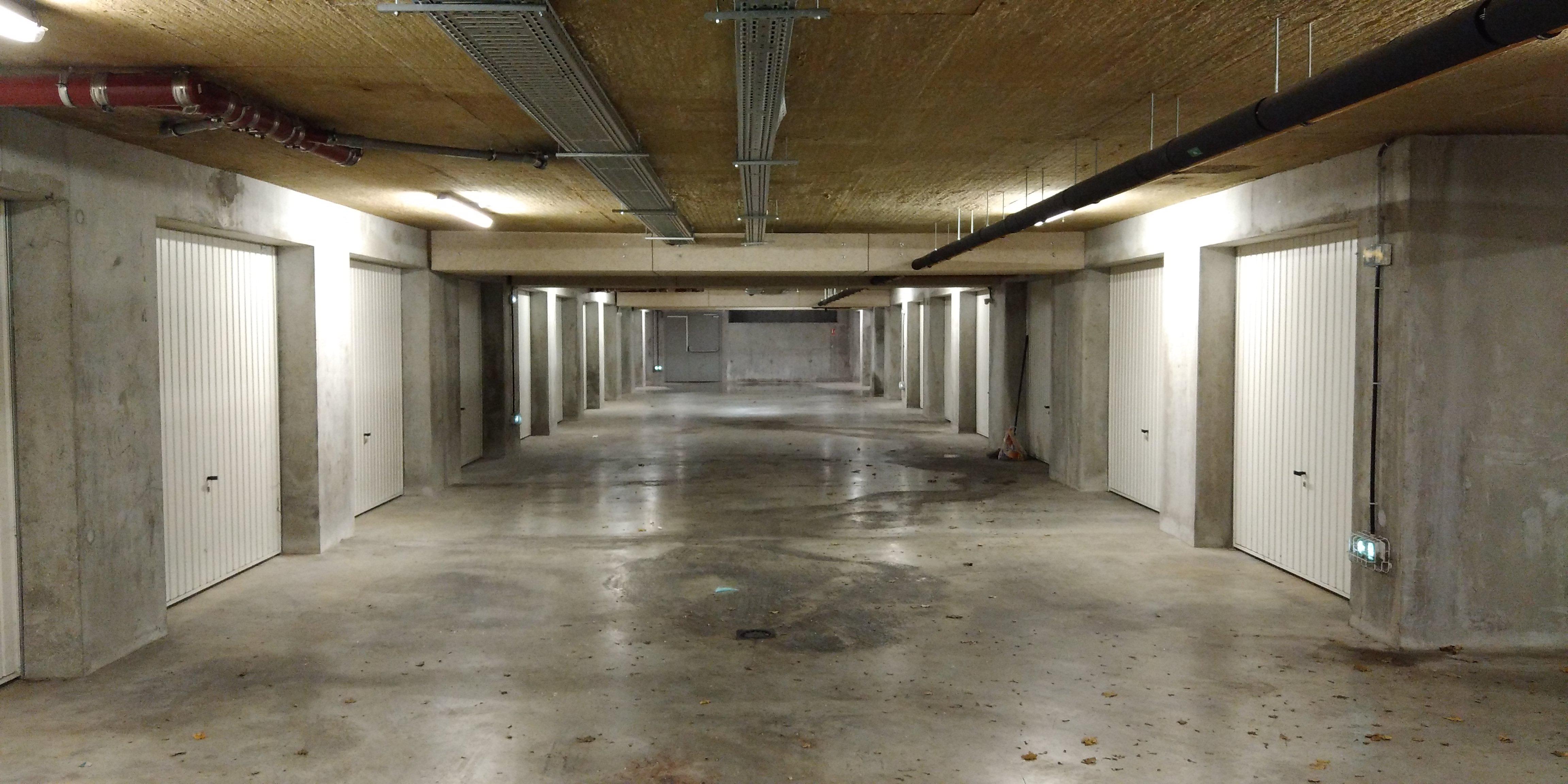Parking privé / Bourg / Amédée Mercier