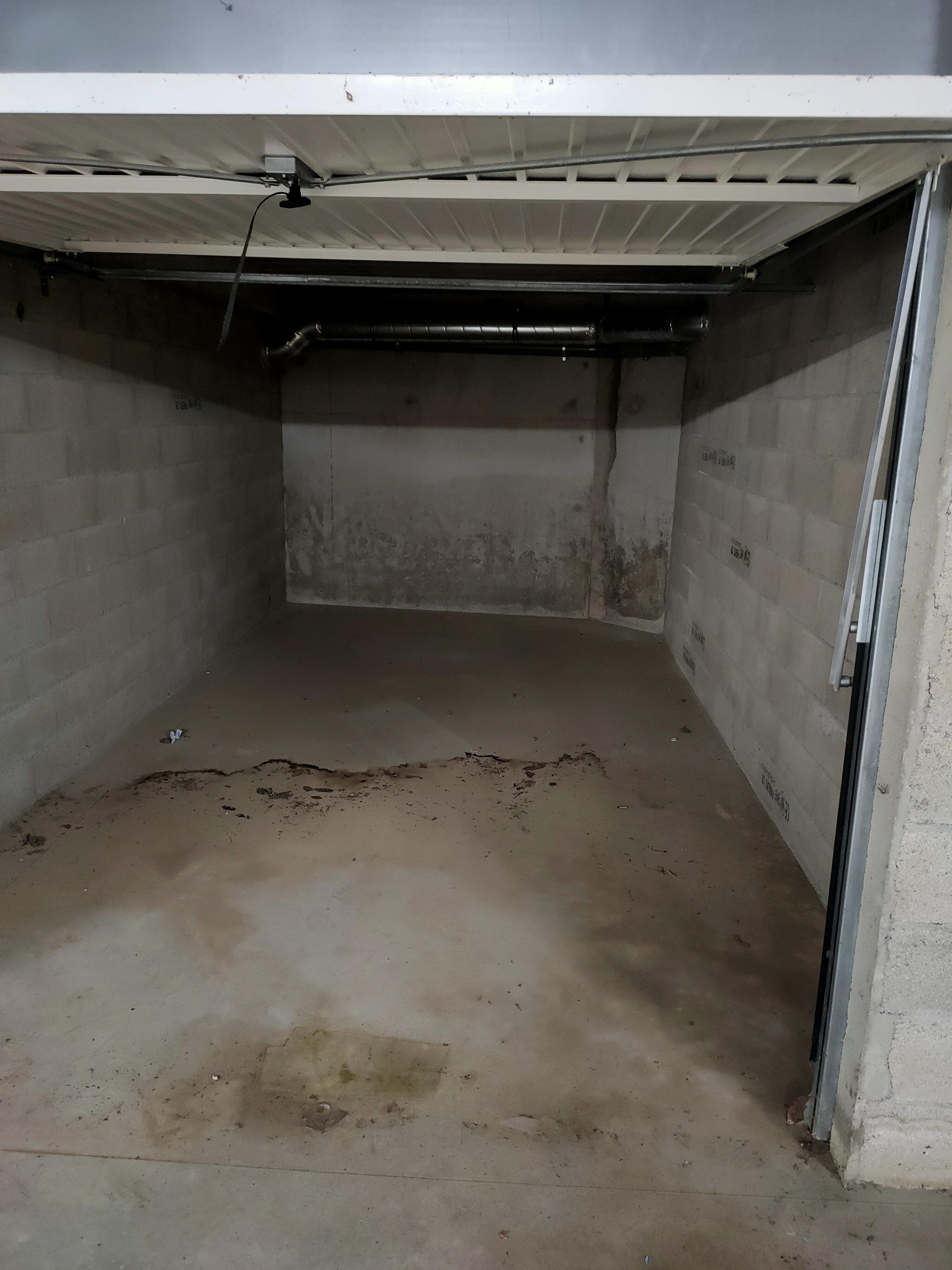 Box fermé à la location parking