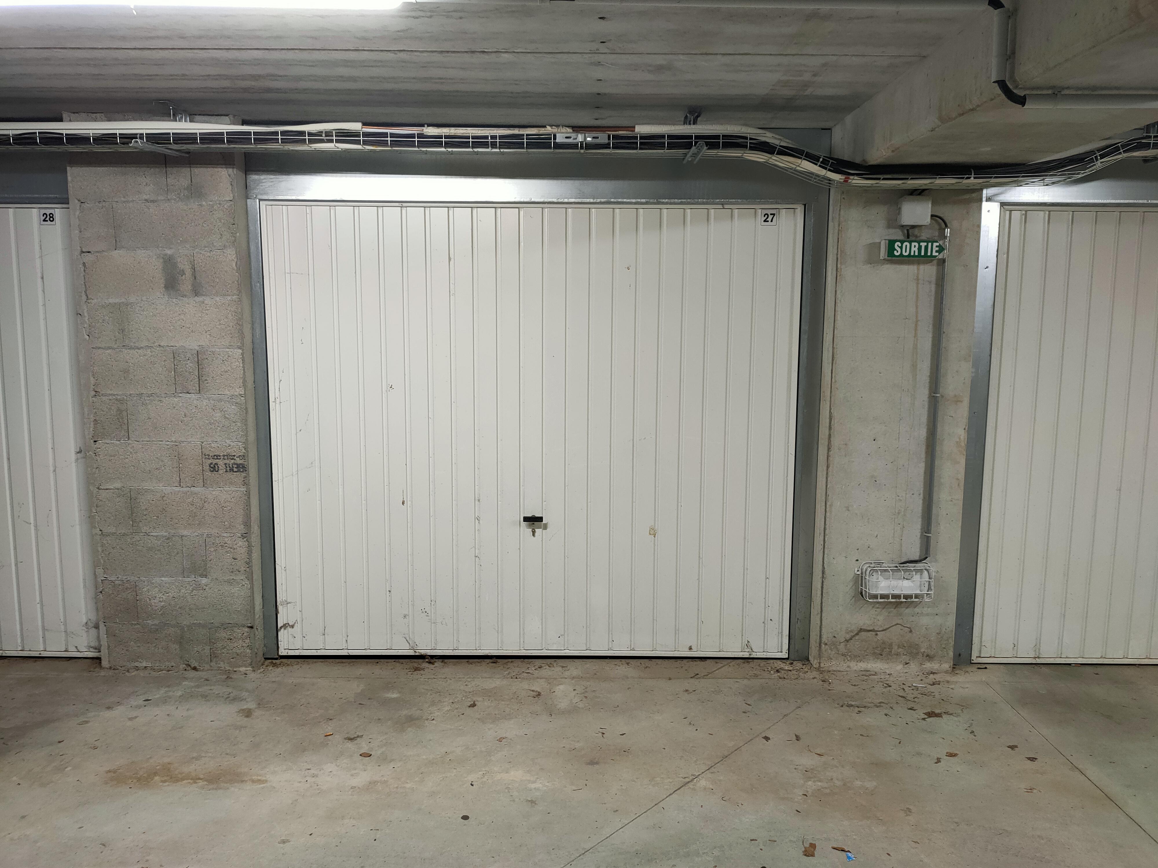 Grand box en sous-sol sécurisé