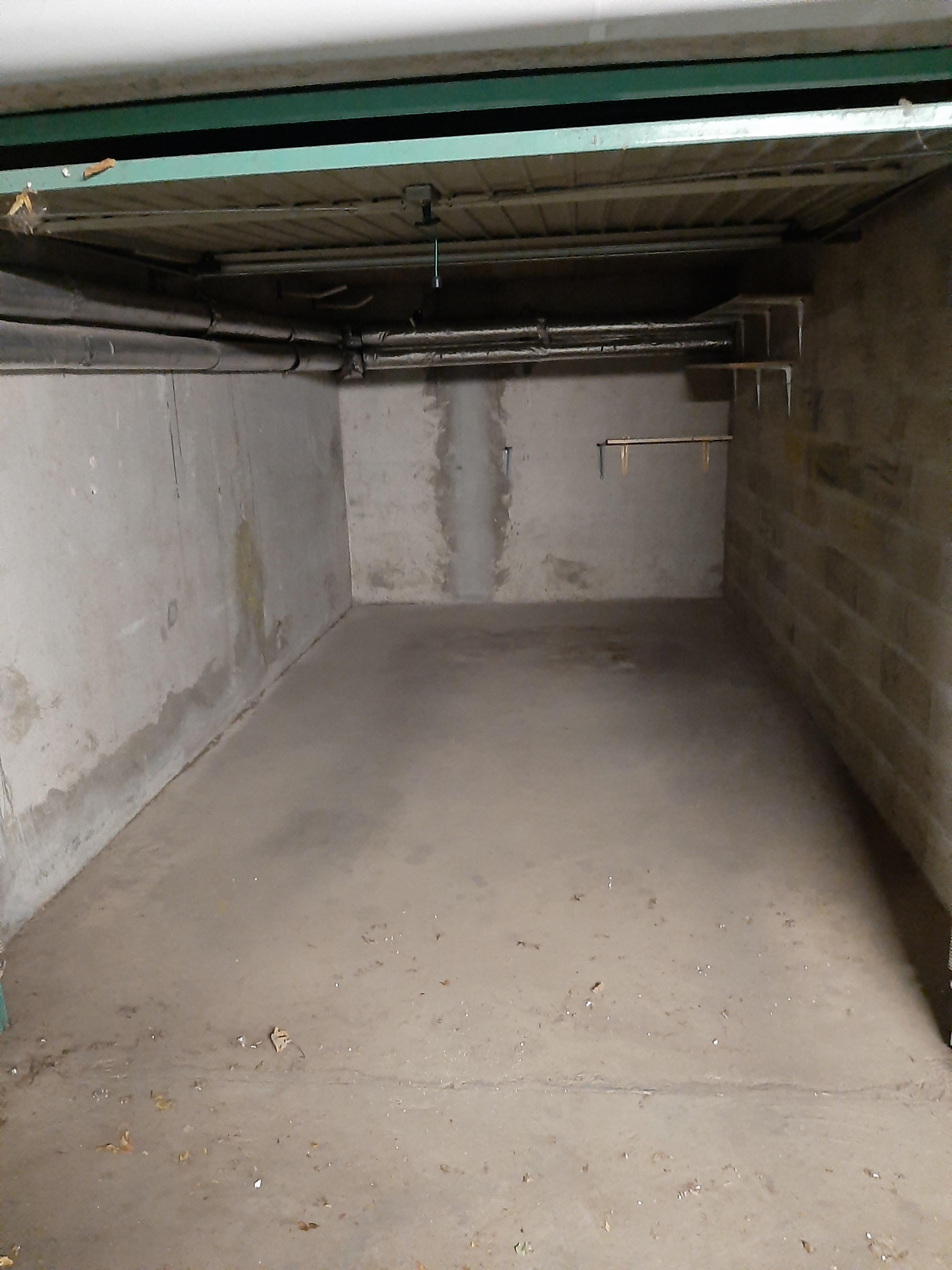 Garage sécurisé en Rez-de-chaussée couvert sur Les Andelys