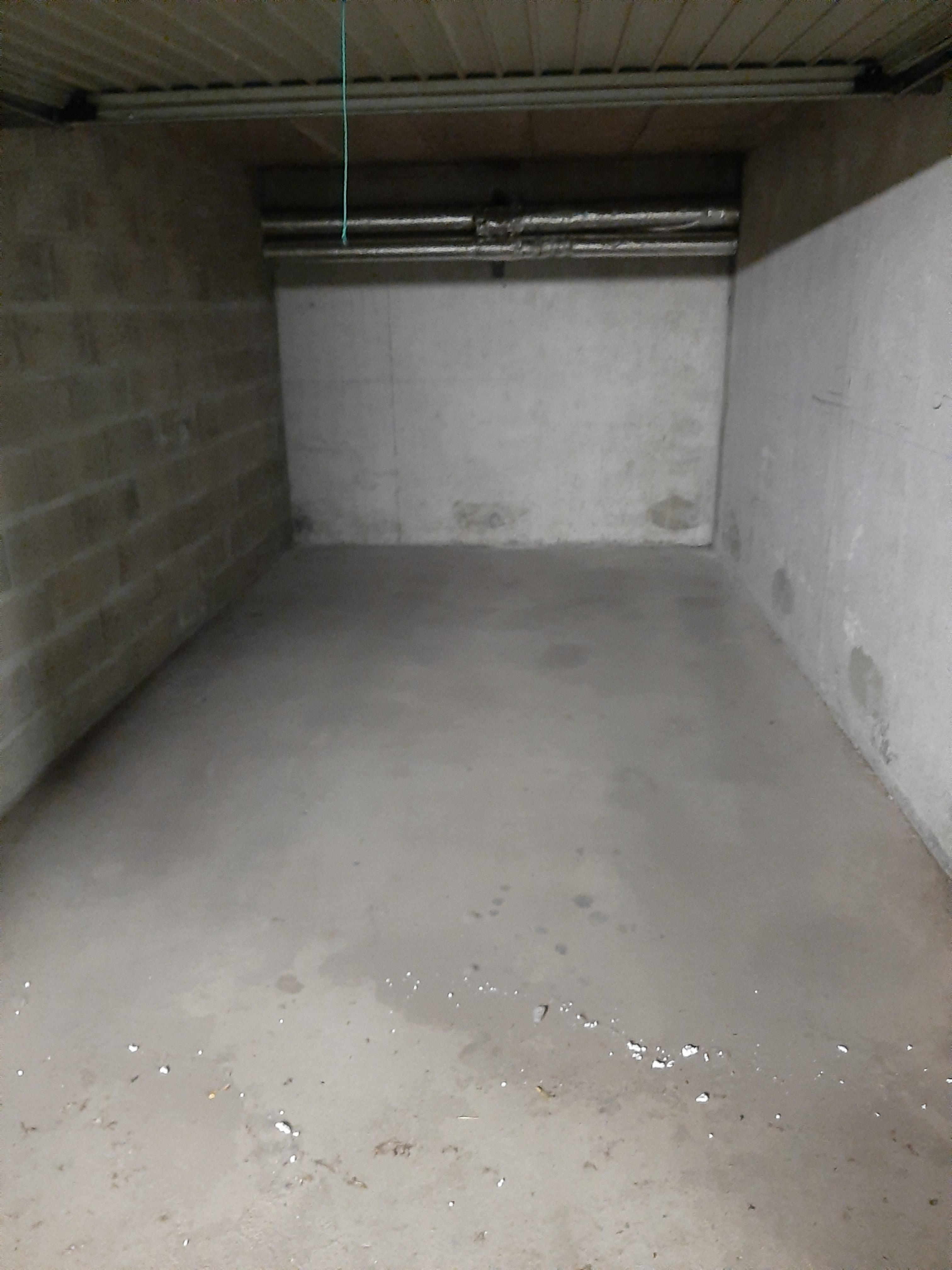 Garage sécurisé en Rez-de-chaussée couvert sur Les Andelys
