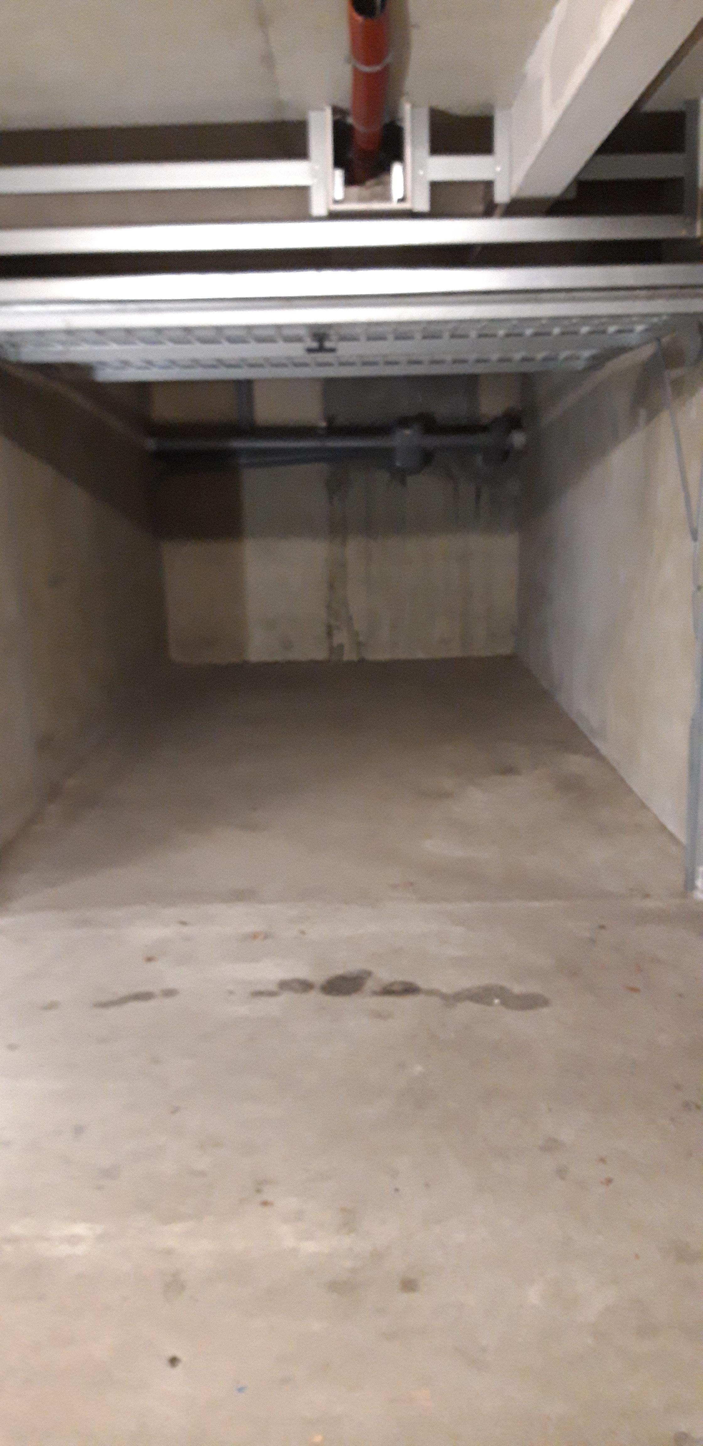 Garage en sous-sol / Parking fermé