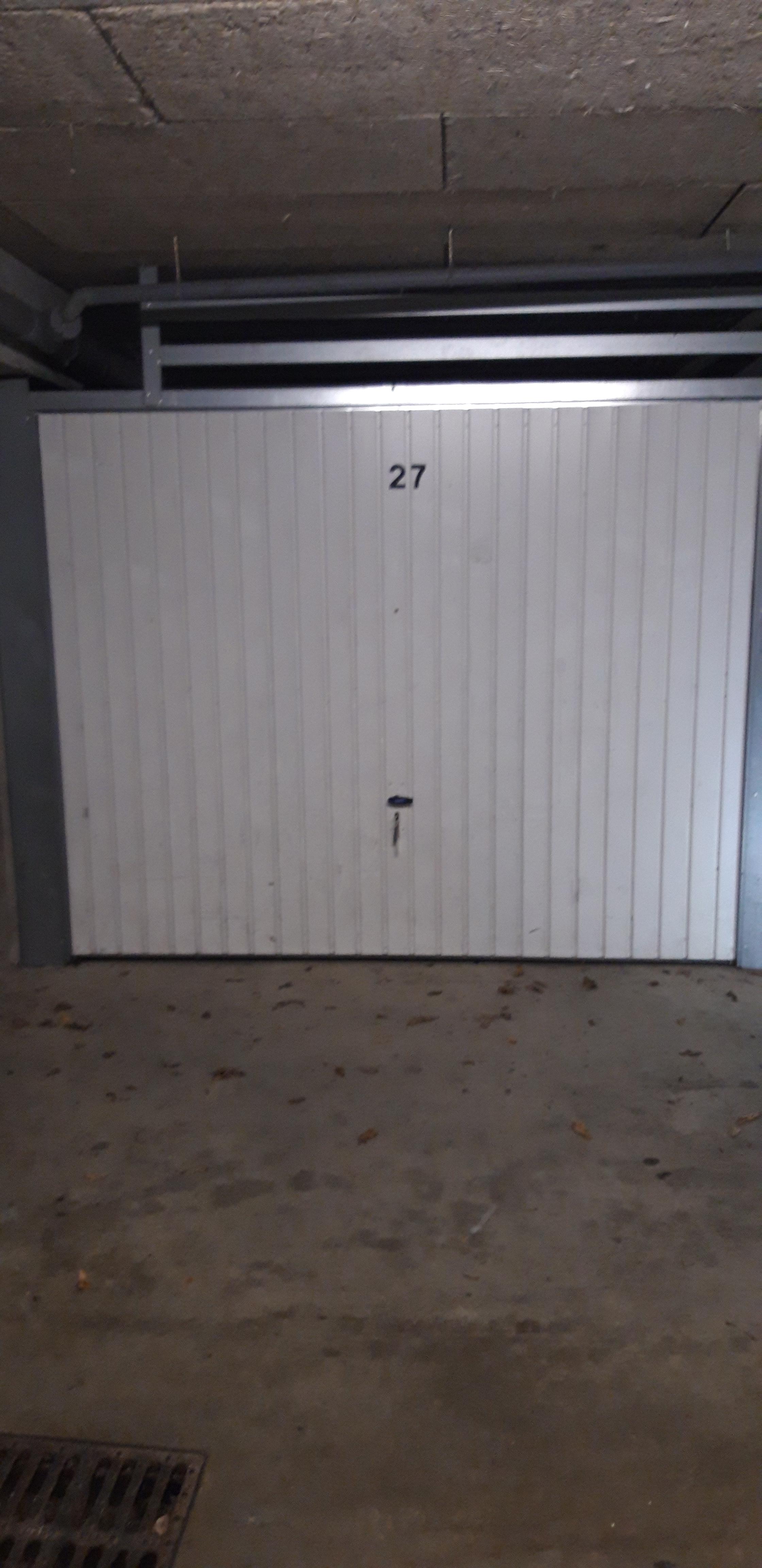 Location garage fermé 14m2