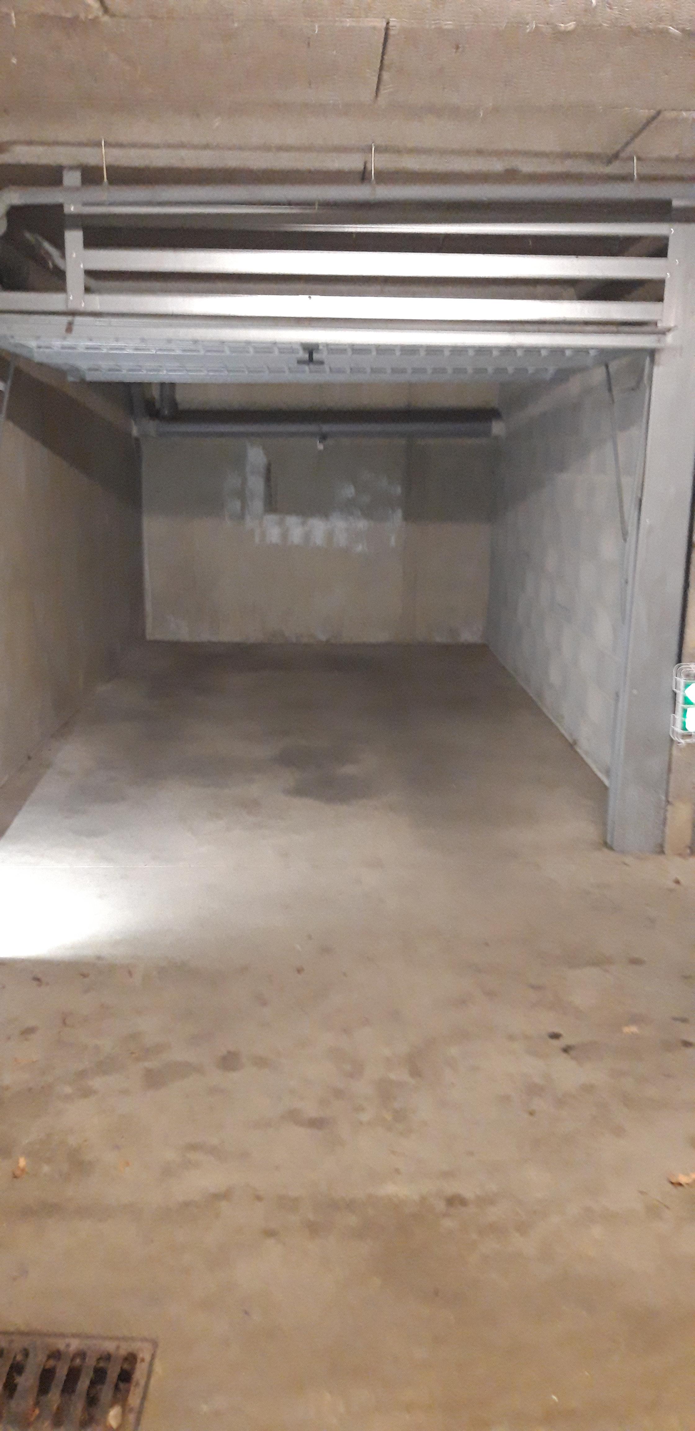 Location garage fermé 14m2