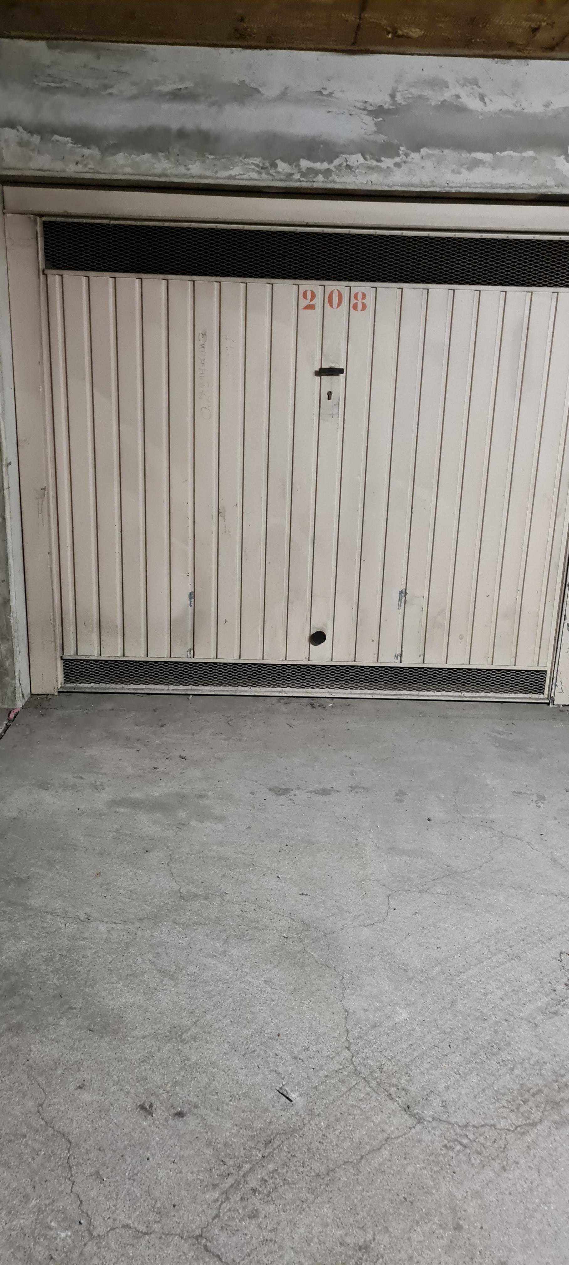 Box / Parking sécurisé