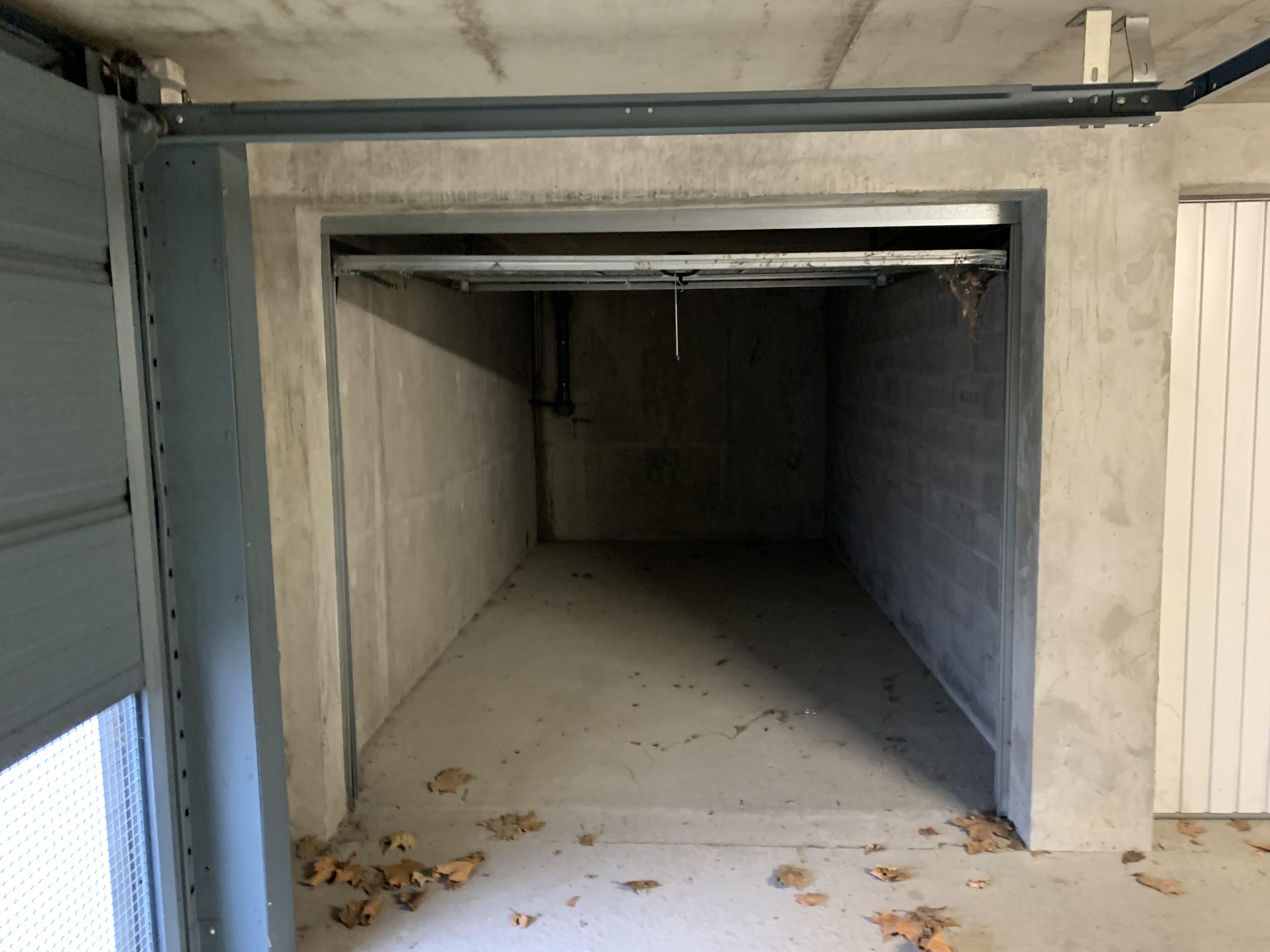 Garage fermé de 15m2
