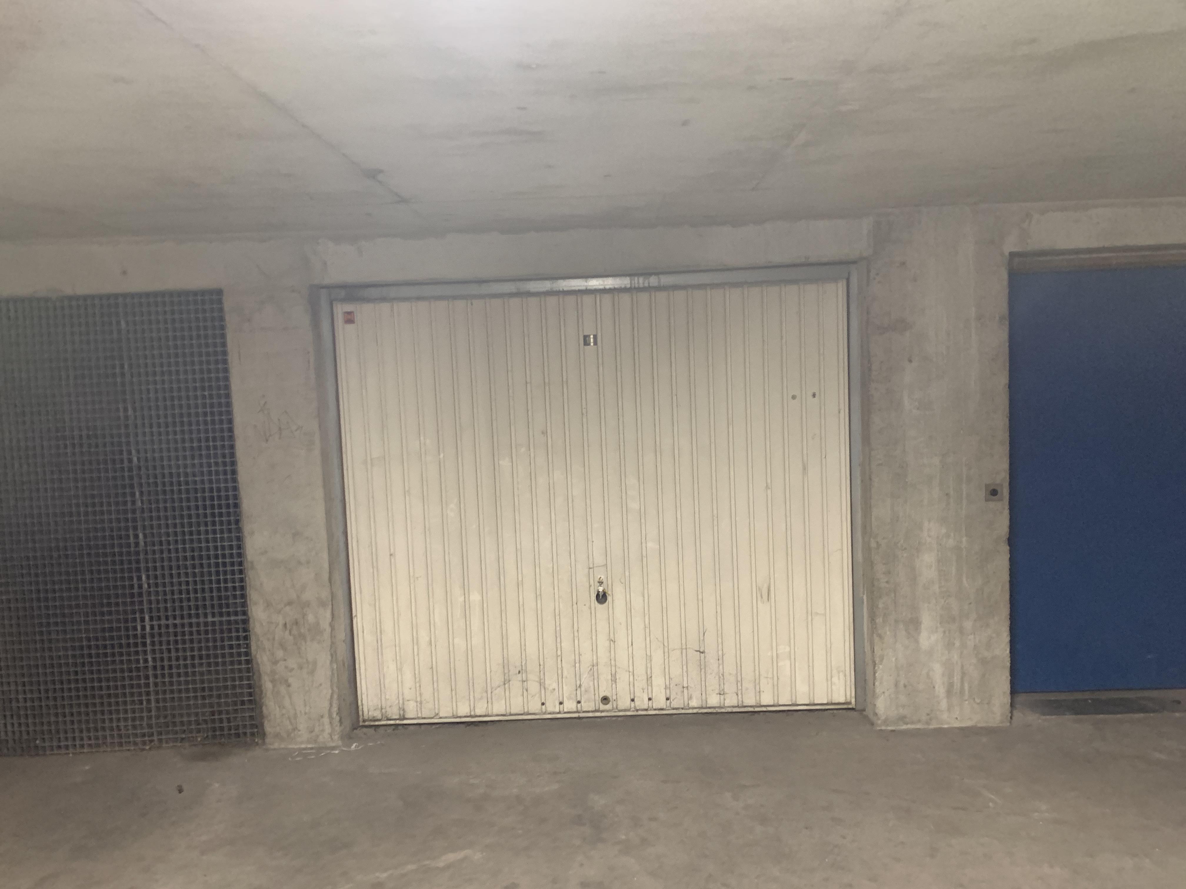 Garage fermé de 16m²