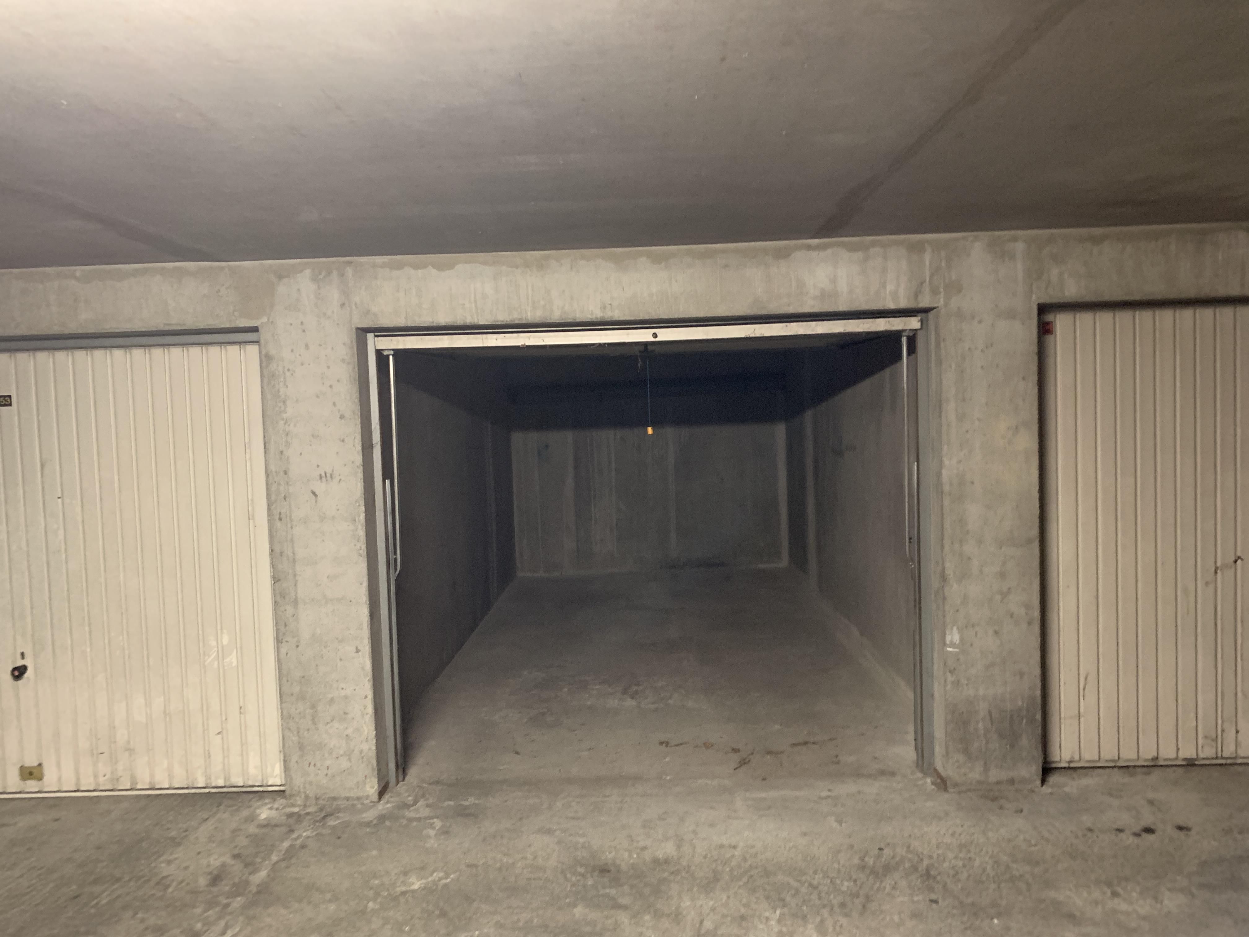 Garage fermé de 13m²