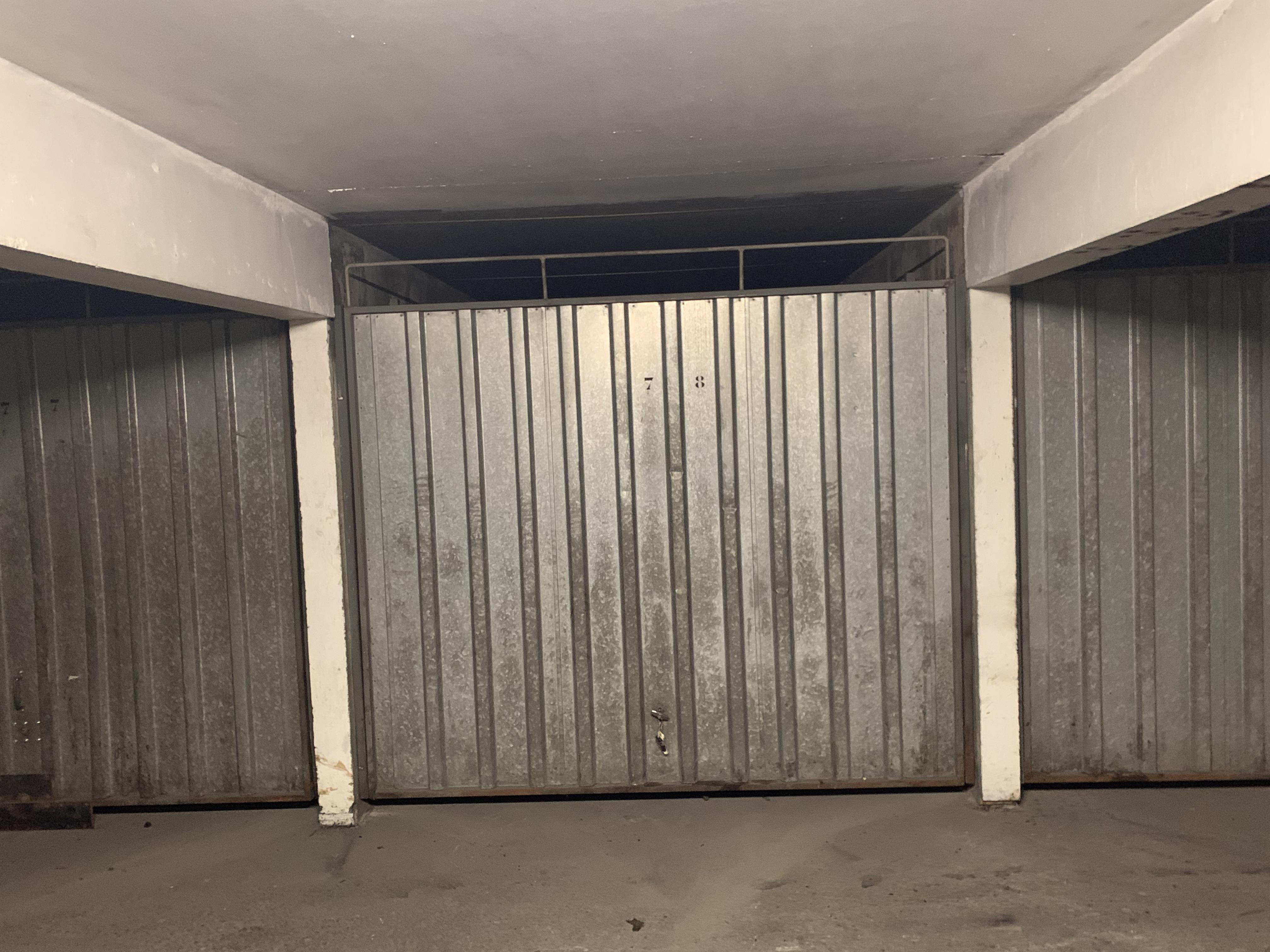 Garage fermé de 14m² en sous sol à