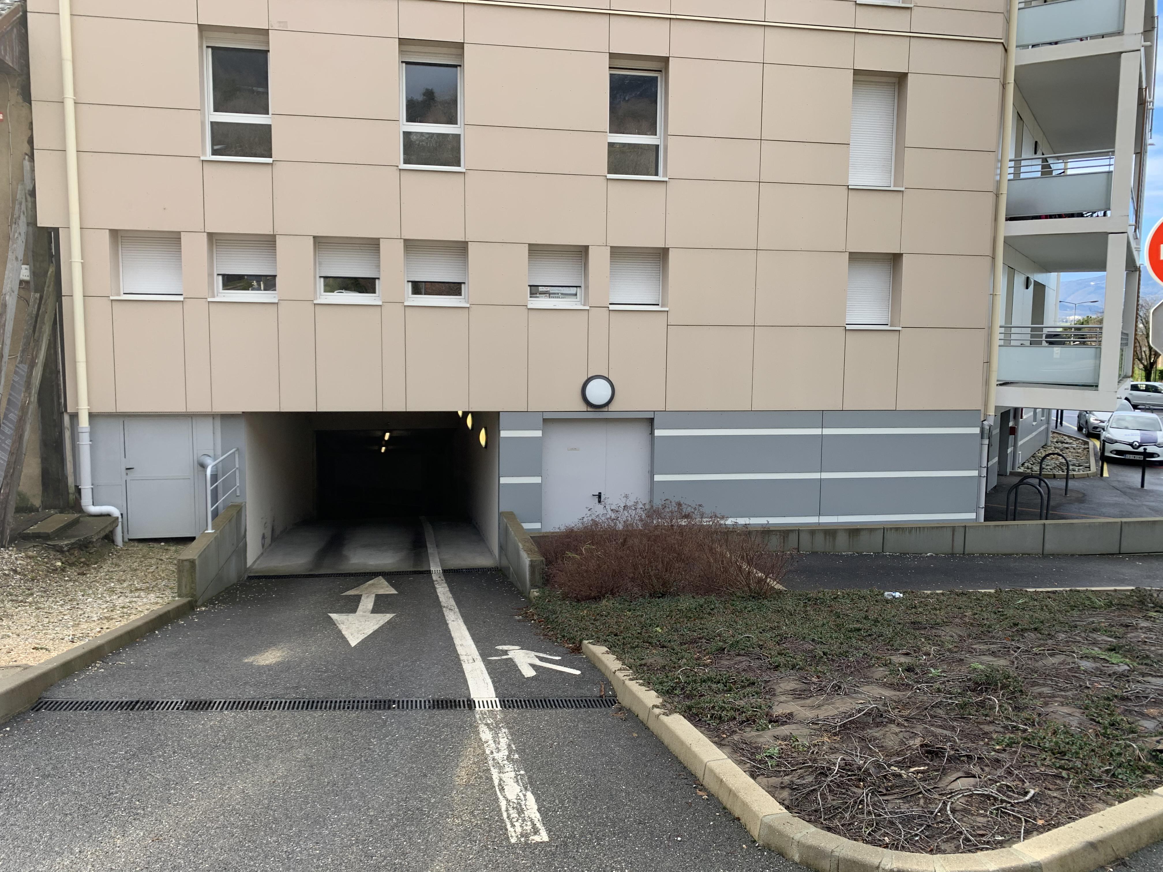 Garage de 19m² à Leysse