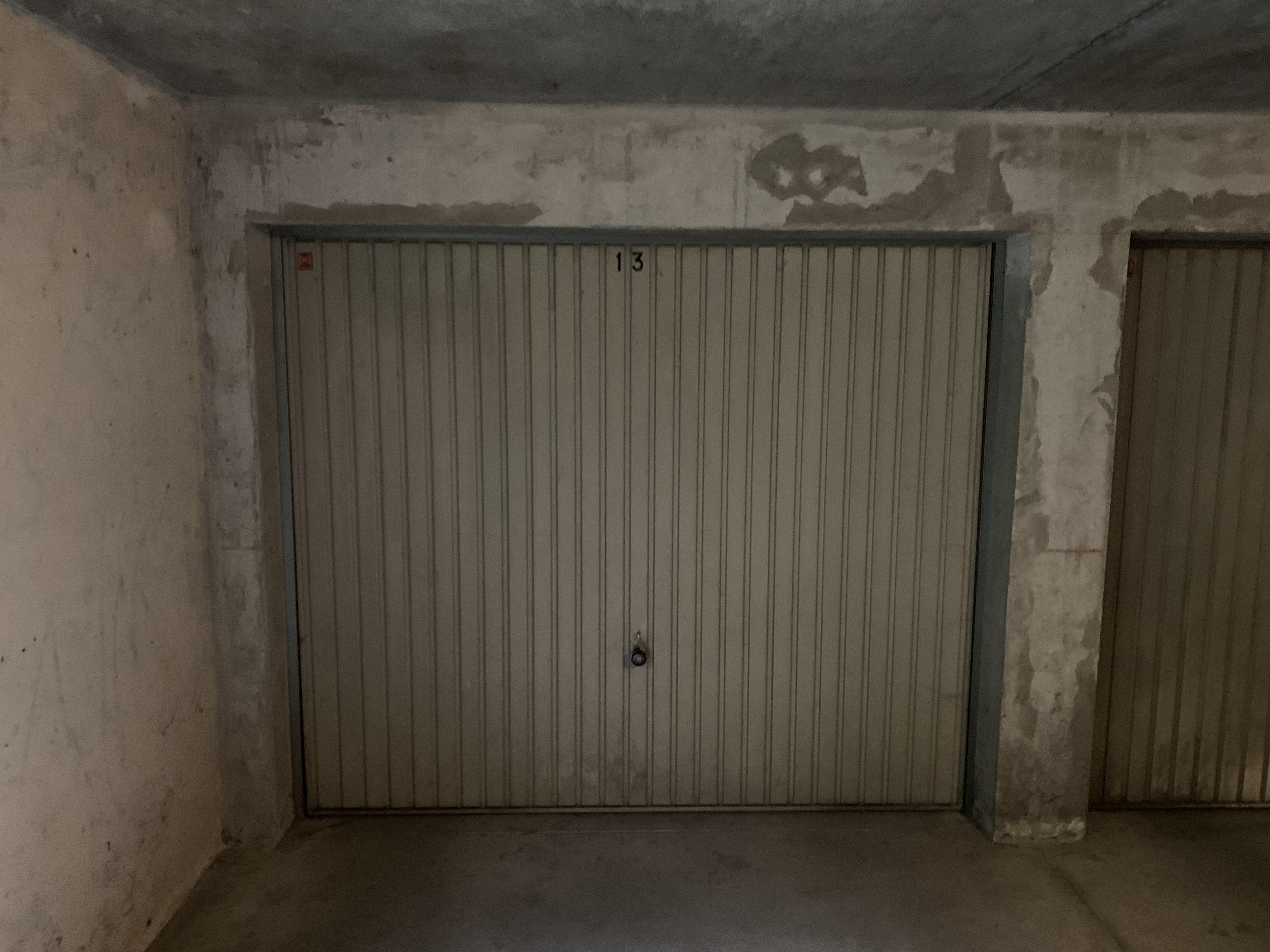Garage de 13m² à louer à la Motte