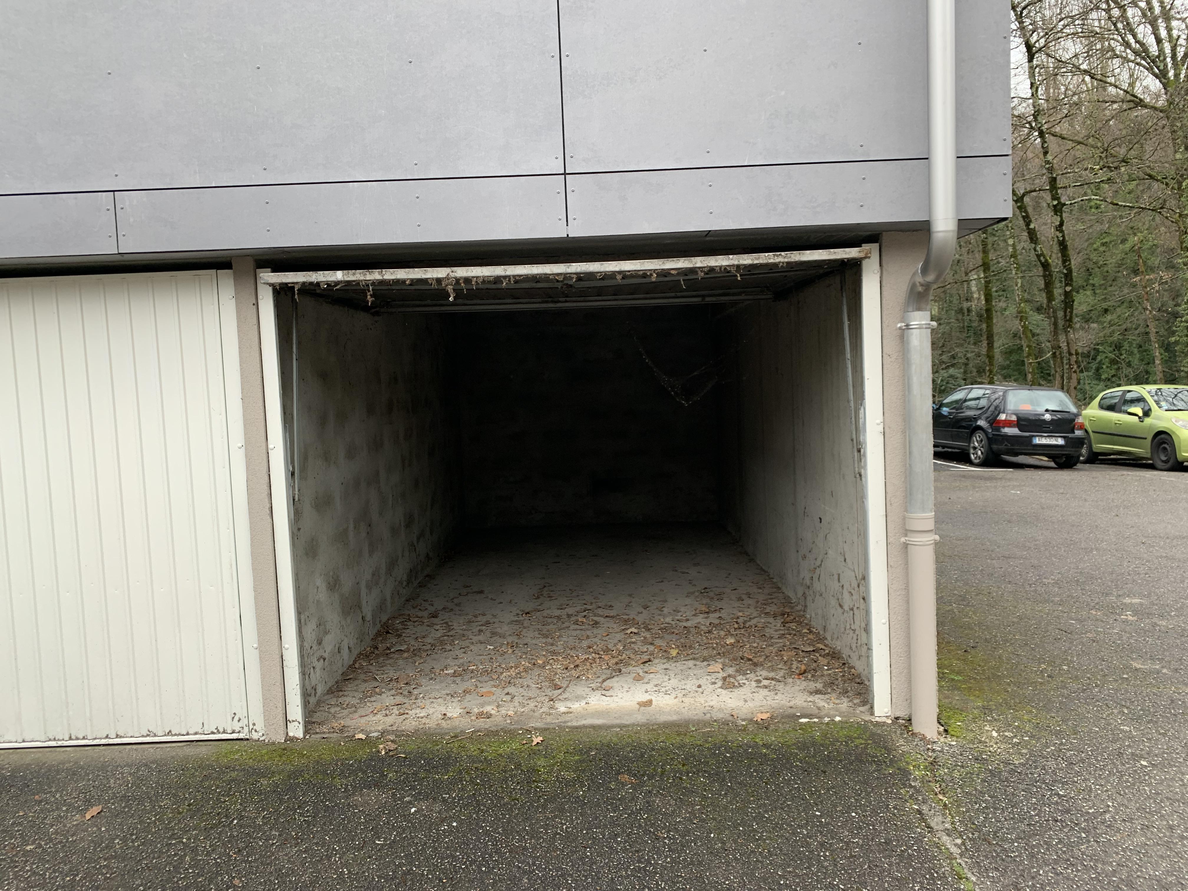 Garage fermé