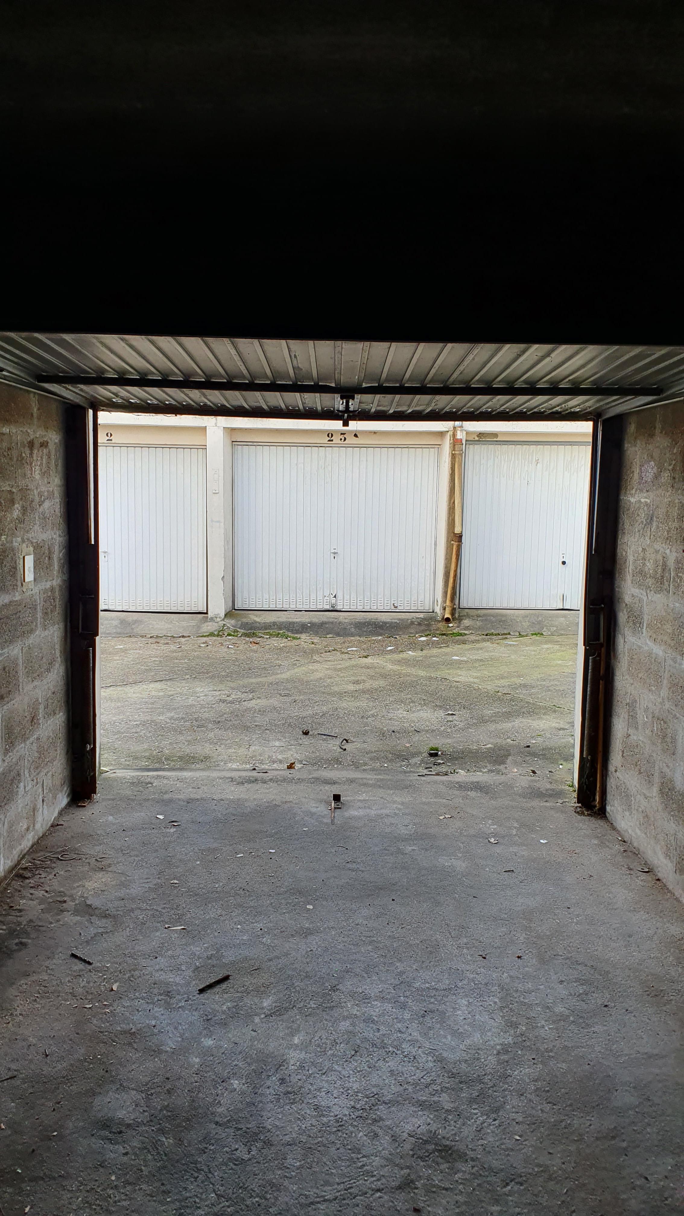 Garage sécurisé : stockage ou parking