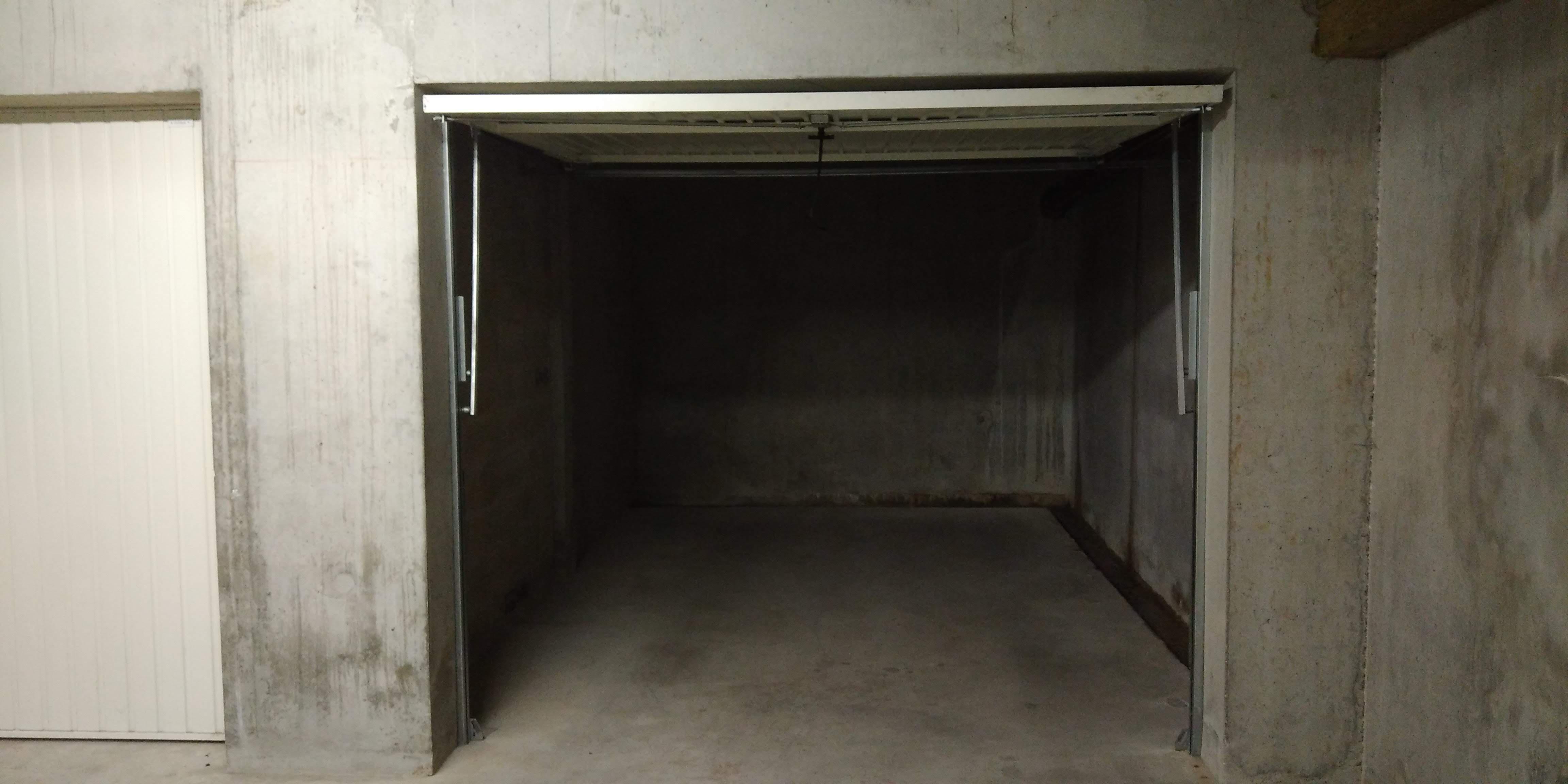 Garage en sous-sol / Bourg