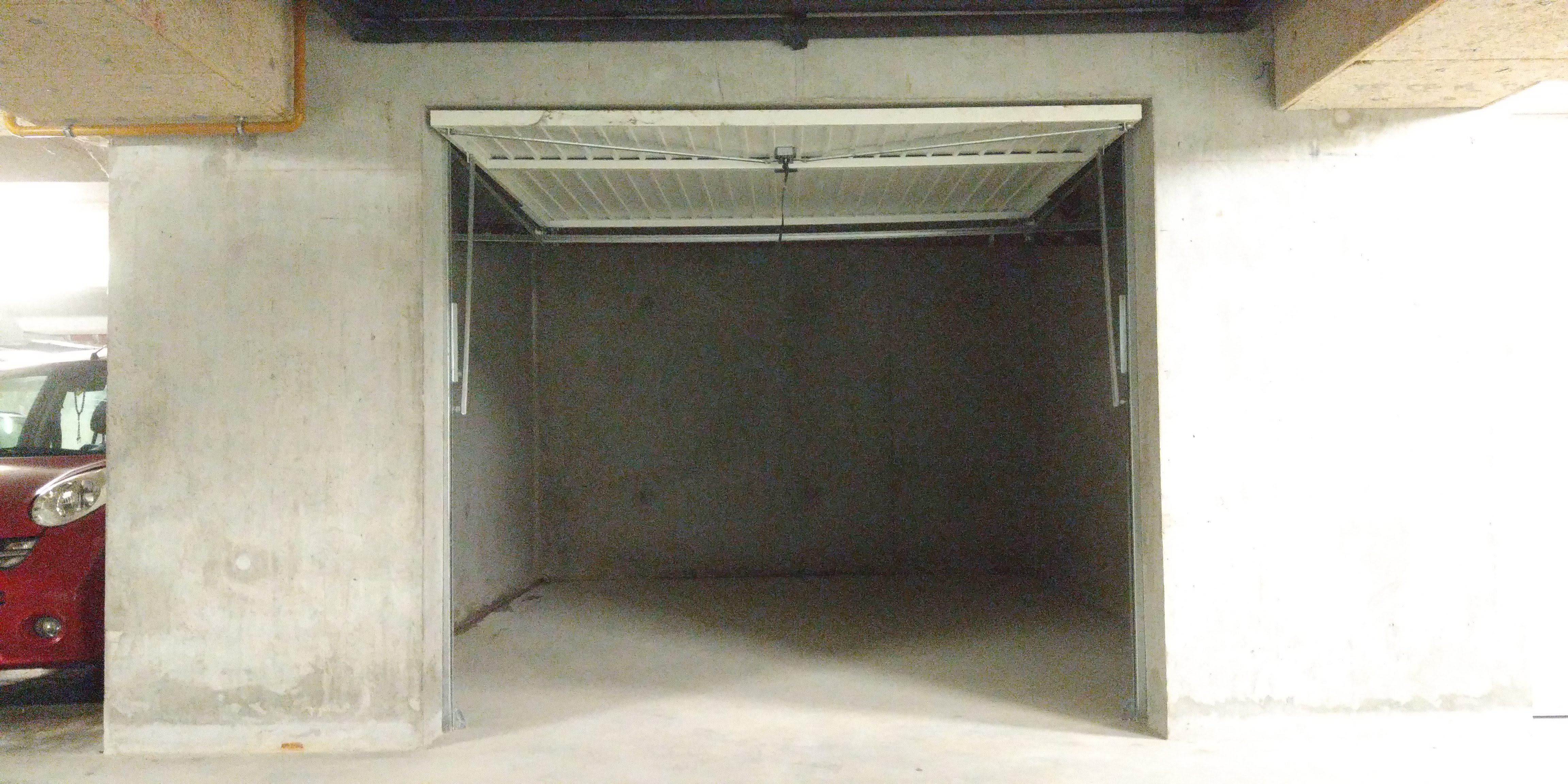 Stationnement exclusivement / Bourg-en-Bresse