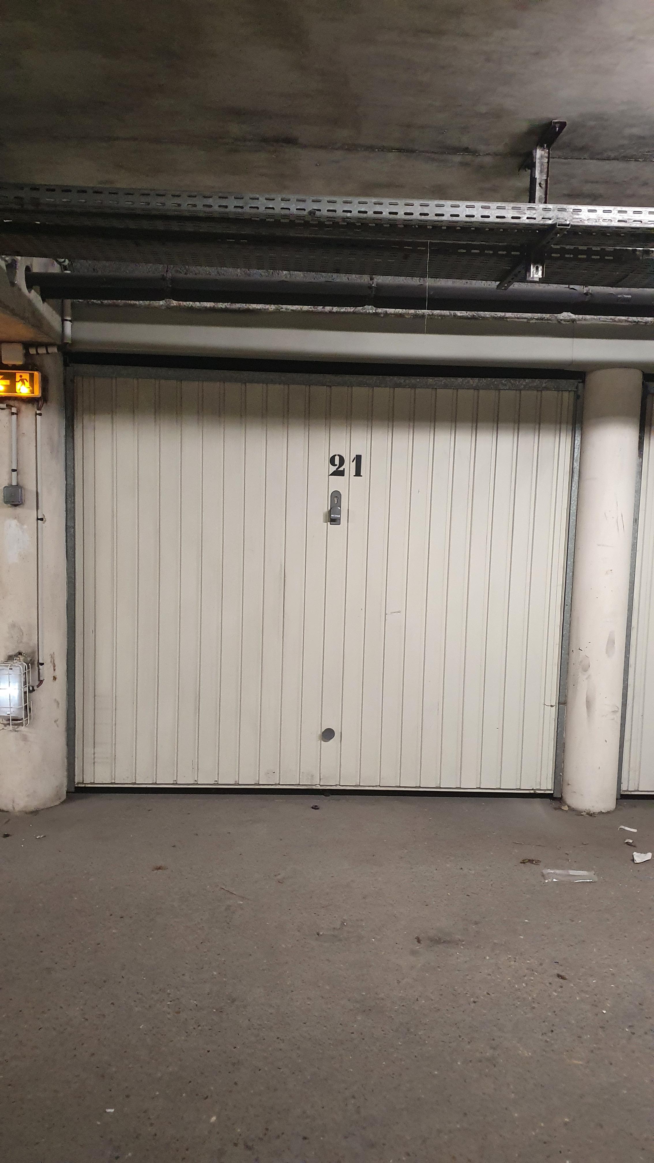 Parking dans box sécurisé