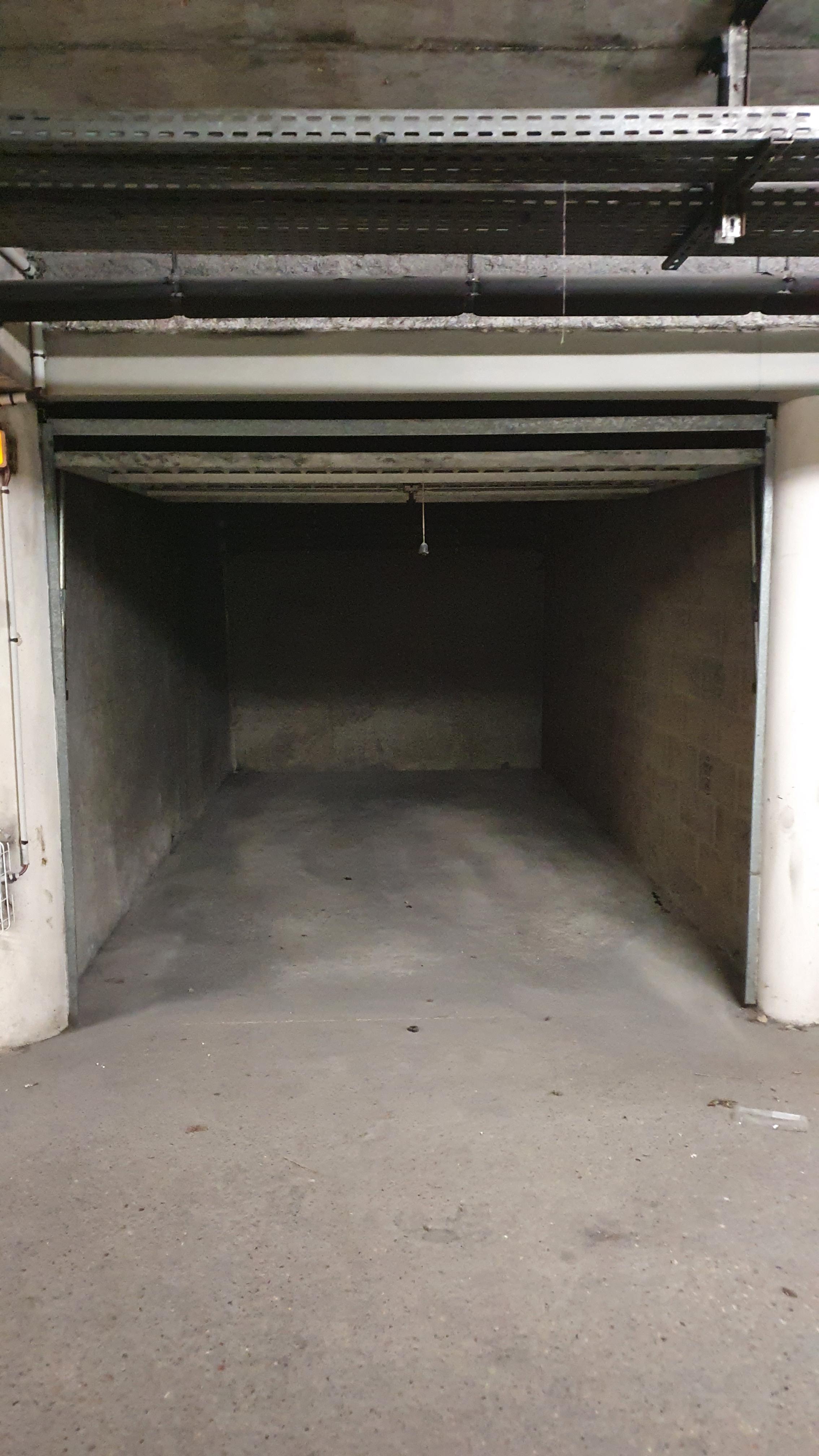 Garage / Stationnement privé / St-Germain-en-Laye / Bois Joli