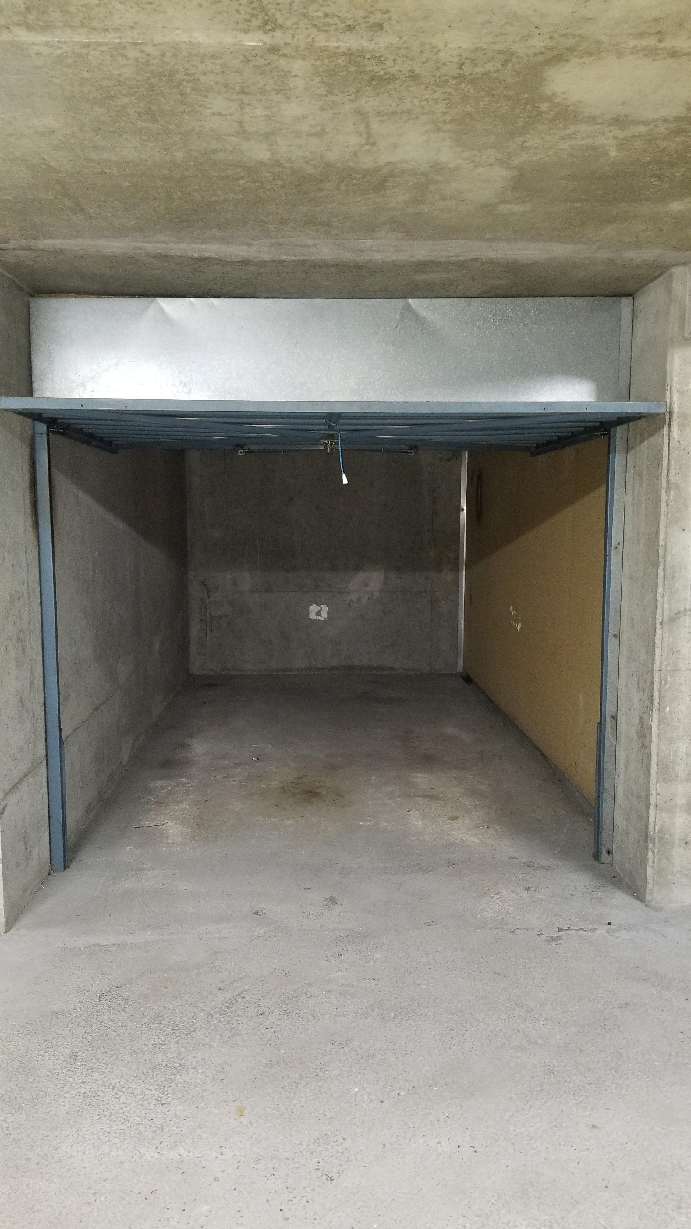 Location garage fermé sécurisé à Evreux
