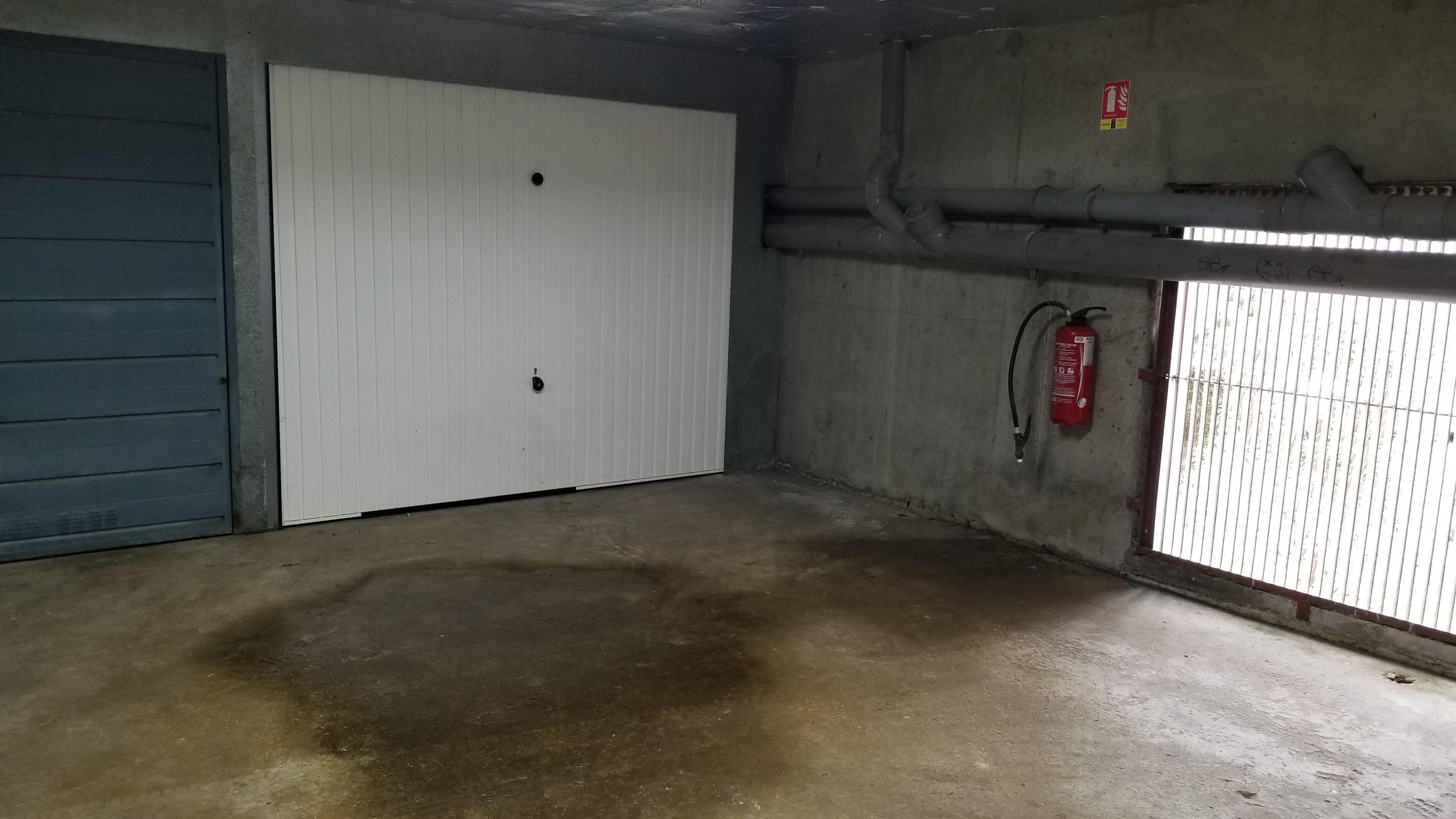 Garage sécurisé au sein résidence